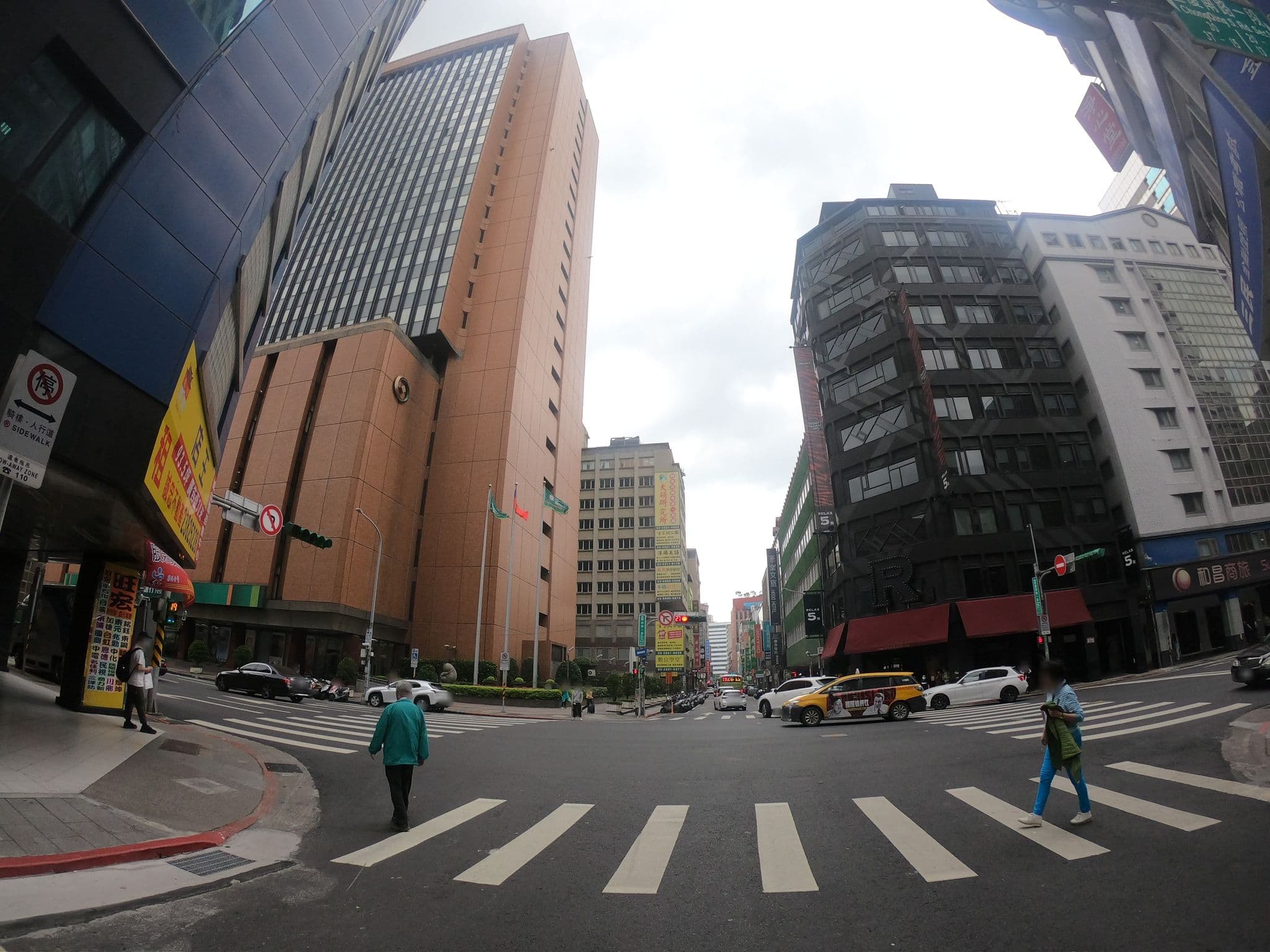 Street view near 日野苑, Taipei — © heretpe2019 (CC BY-SA · Mapillary)