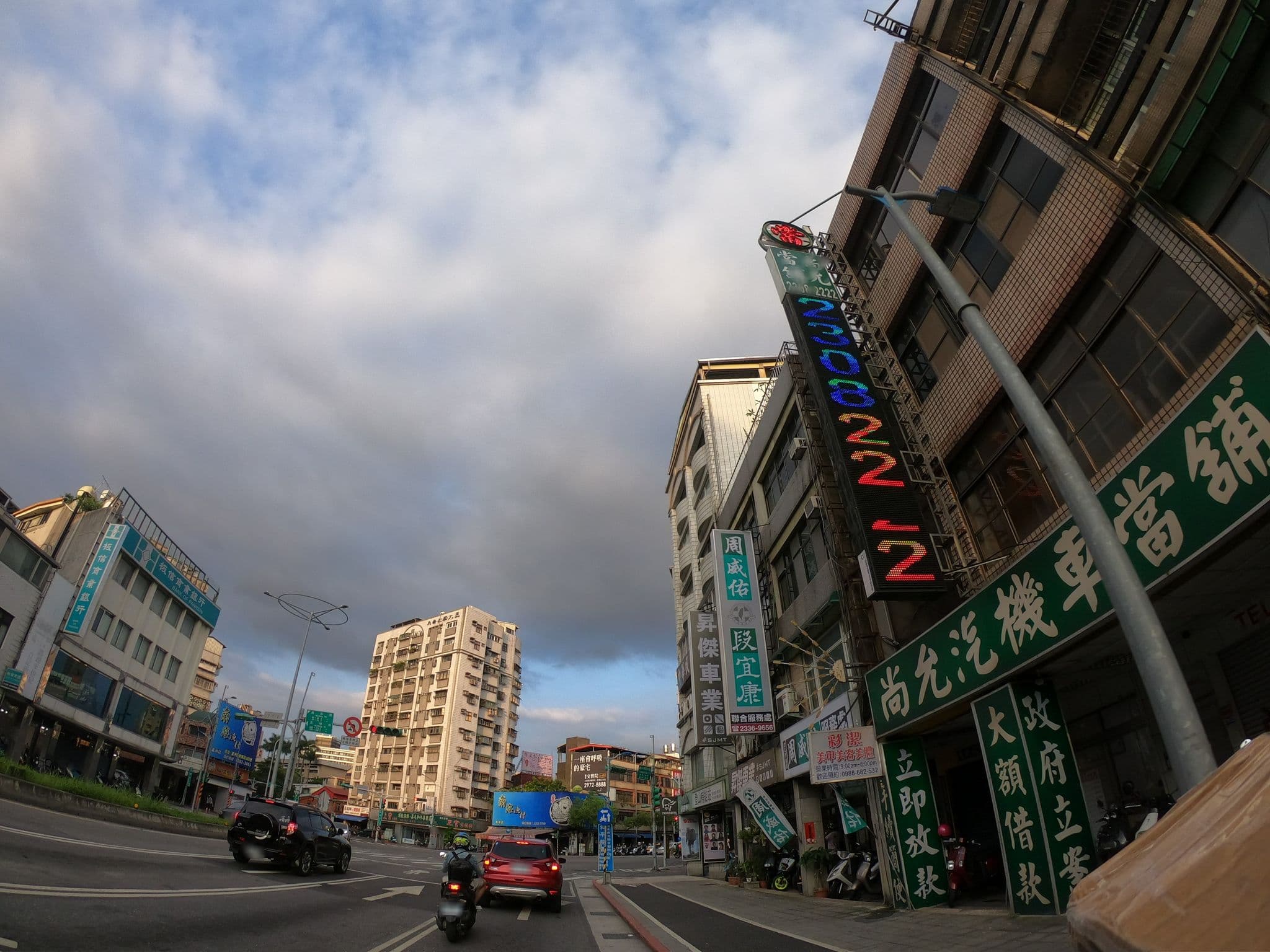 Street view near 芒果客棧 Mango53 Inn, Taipei — © heretpe2019 (CC BY-SA · Mapillary)