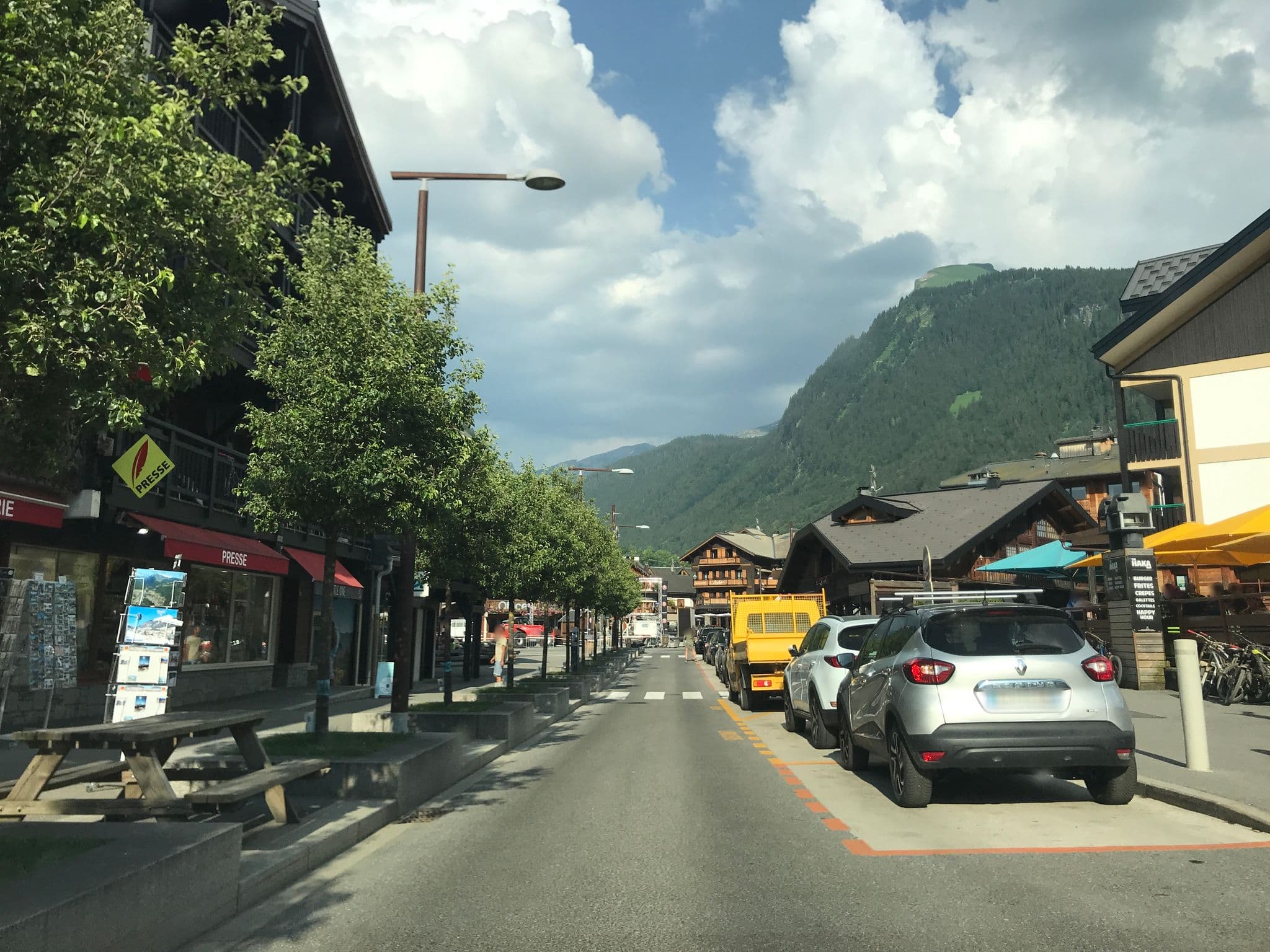 Street view near Hibou, Morzine