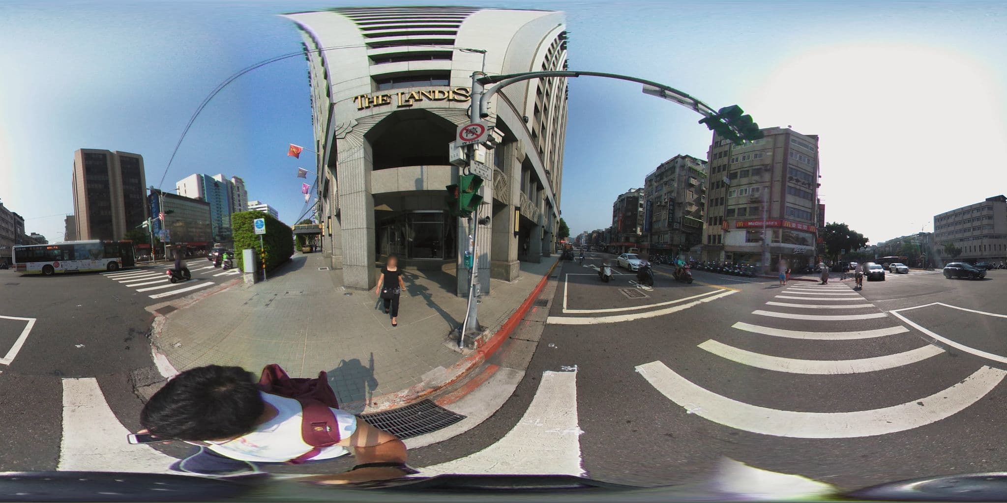 Street view near 亞都麗緻飯店 The Landis Hotel, Taipei — © shangkuanlc (CC BY-SA · Mapillary)