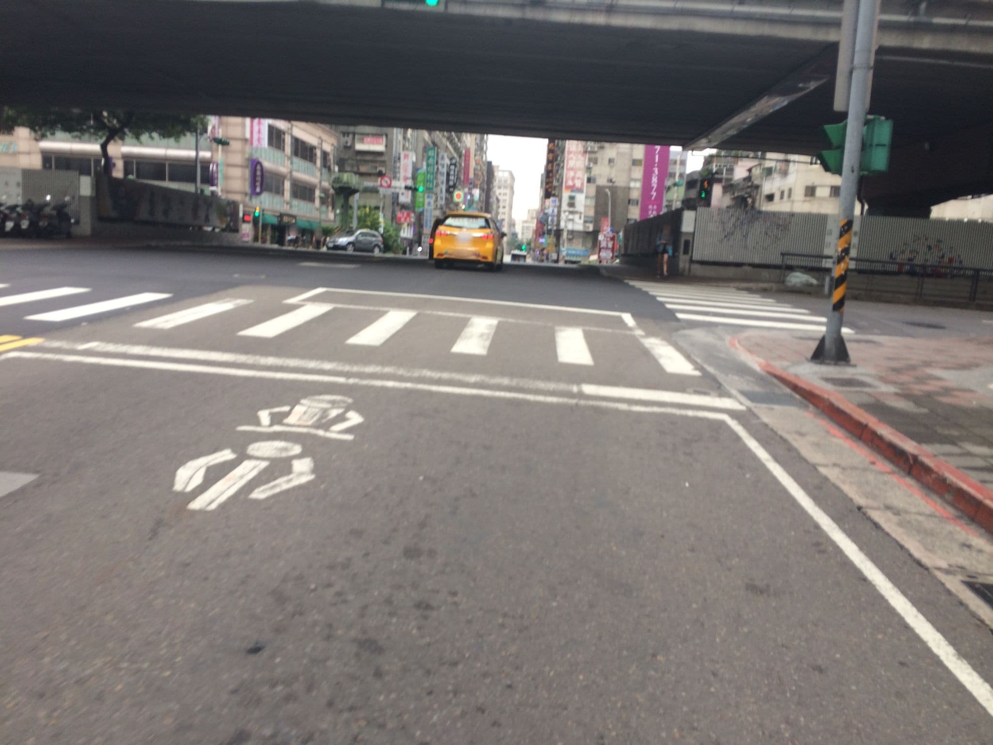 Street view near 타이완하우스, Taipei — © shangkuanlc (CC BY-SA · Mapillary)