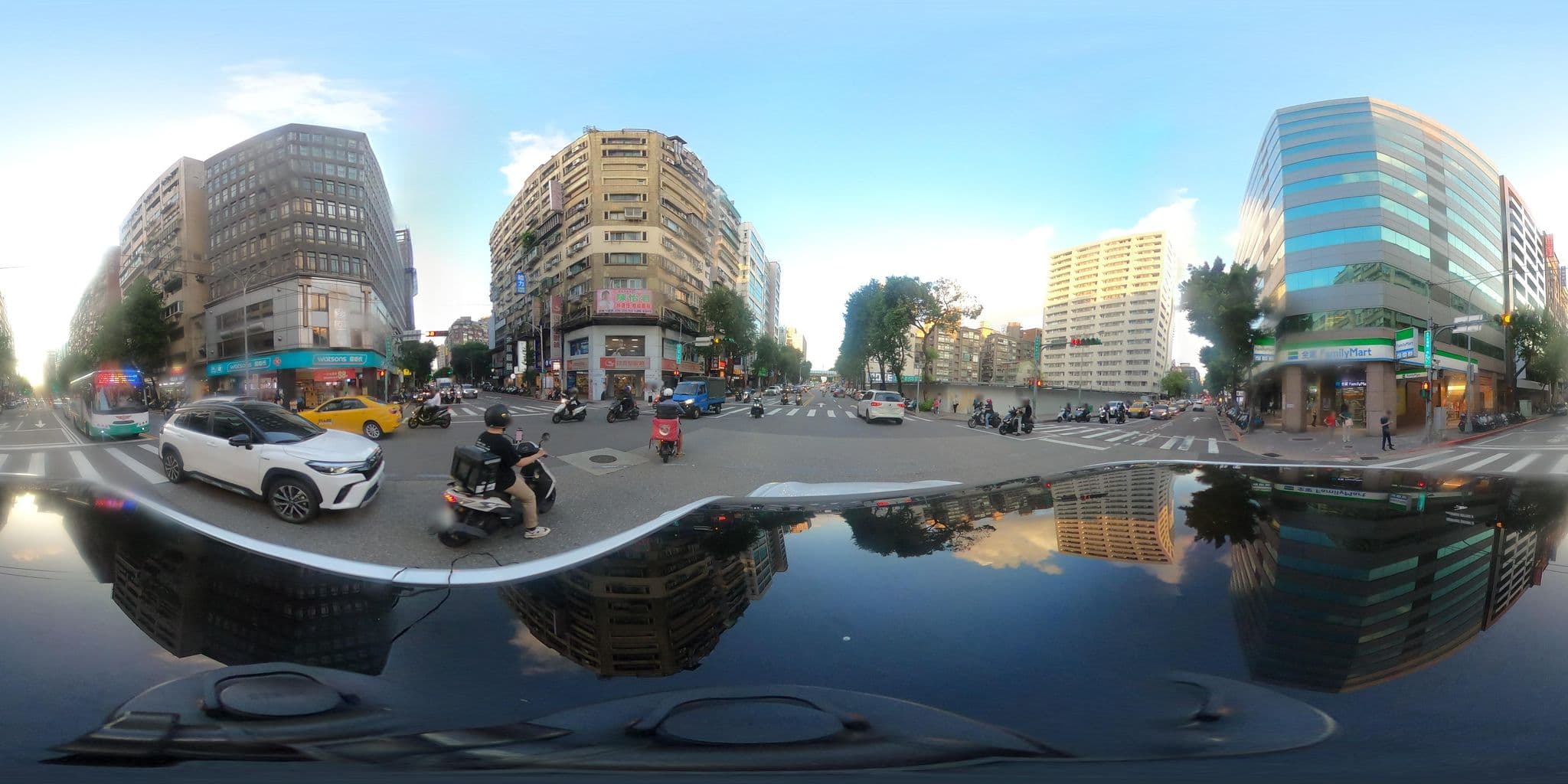 Street view near 華泰王子大飯店 Gloria Prince Hotel, Taipei — © lisbethw1130 (CC BY-SA · Mapillary)