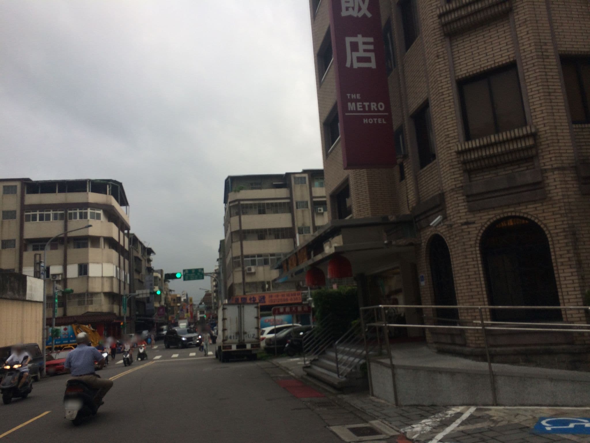 Street view near 豪爵飯店 The Metro Hotel, Taipei — © shangkuanlc (CC BY-SA · Mapillary)