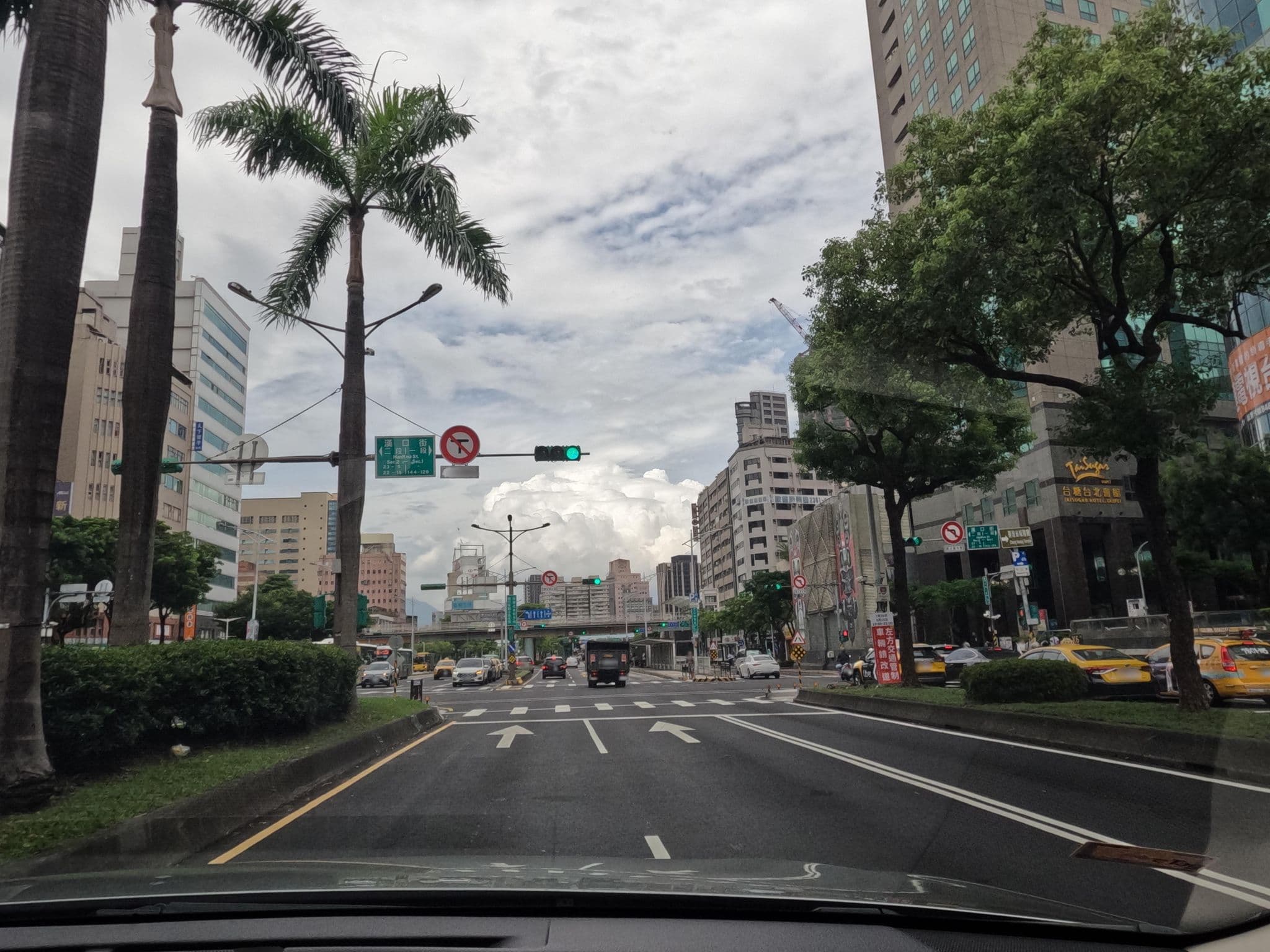 Street view near 捷絲旅西門町館 Just Sleep XiMen Ding, Taipei — © littlebtc (CC BY-SA · Mapillary)