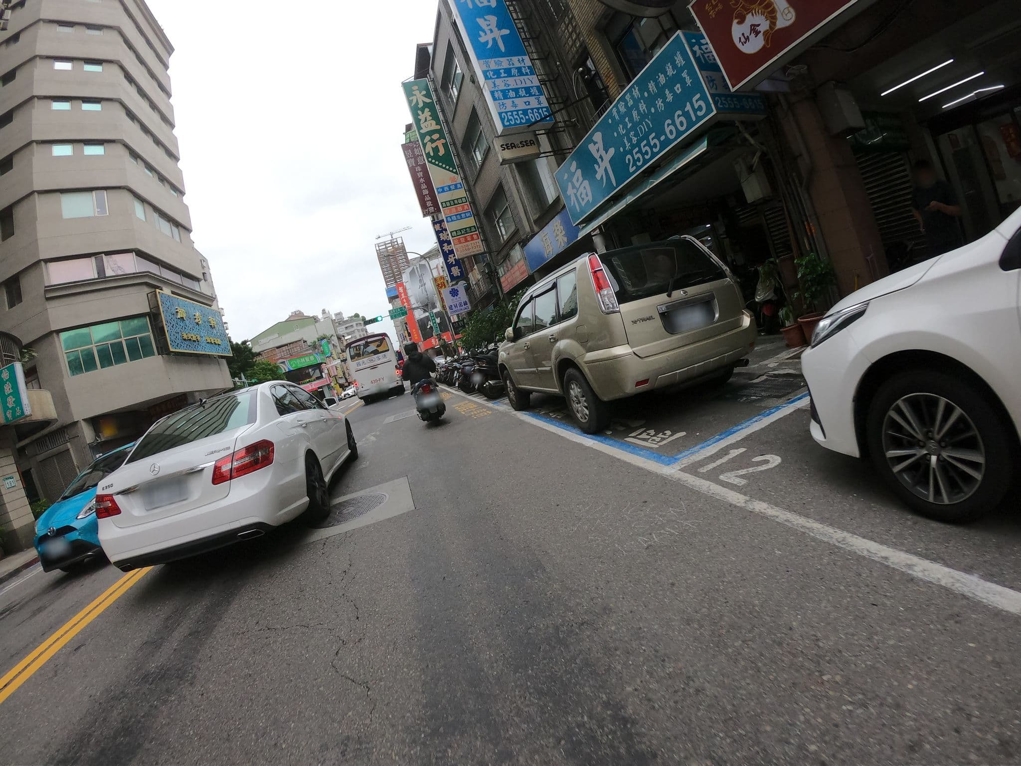 Street view near 忠信旅社, Taipei — © heretpe2019 (CC BY-SA · Mapillary)