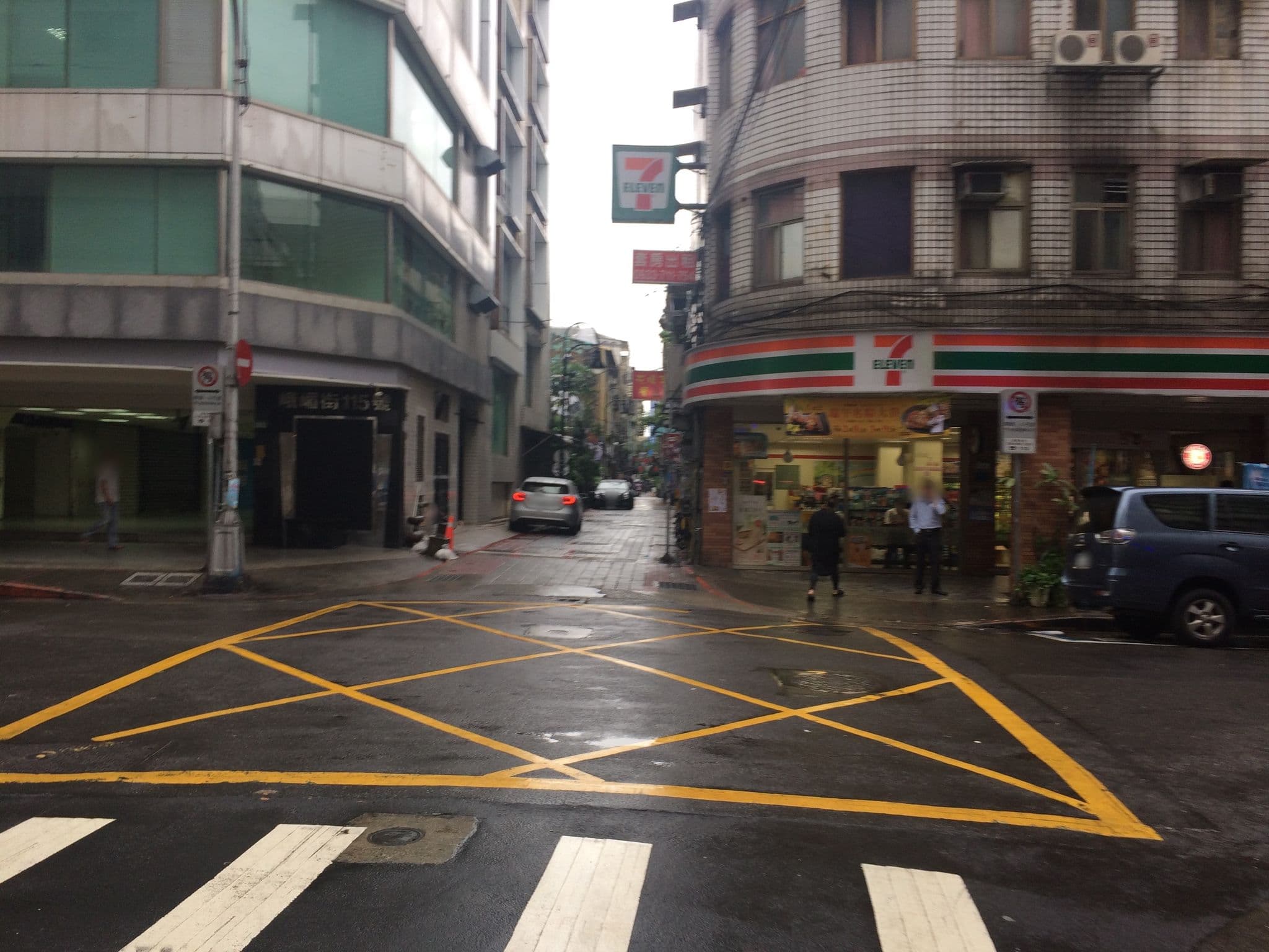 Street view near 紅菱閣大飯店 Red Cabin Inn, Taipei — © shangkuanlc (CC BY-SA · Mapillary)