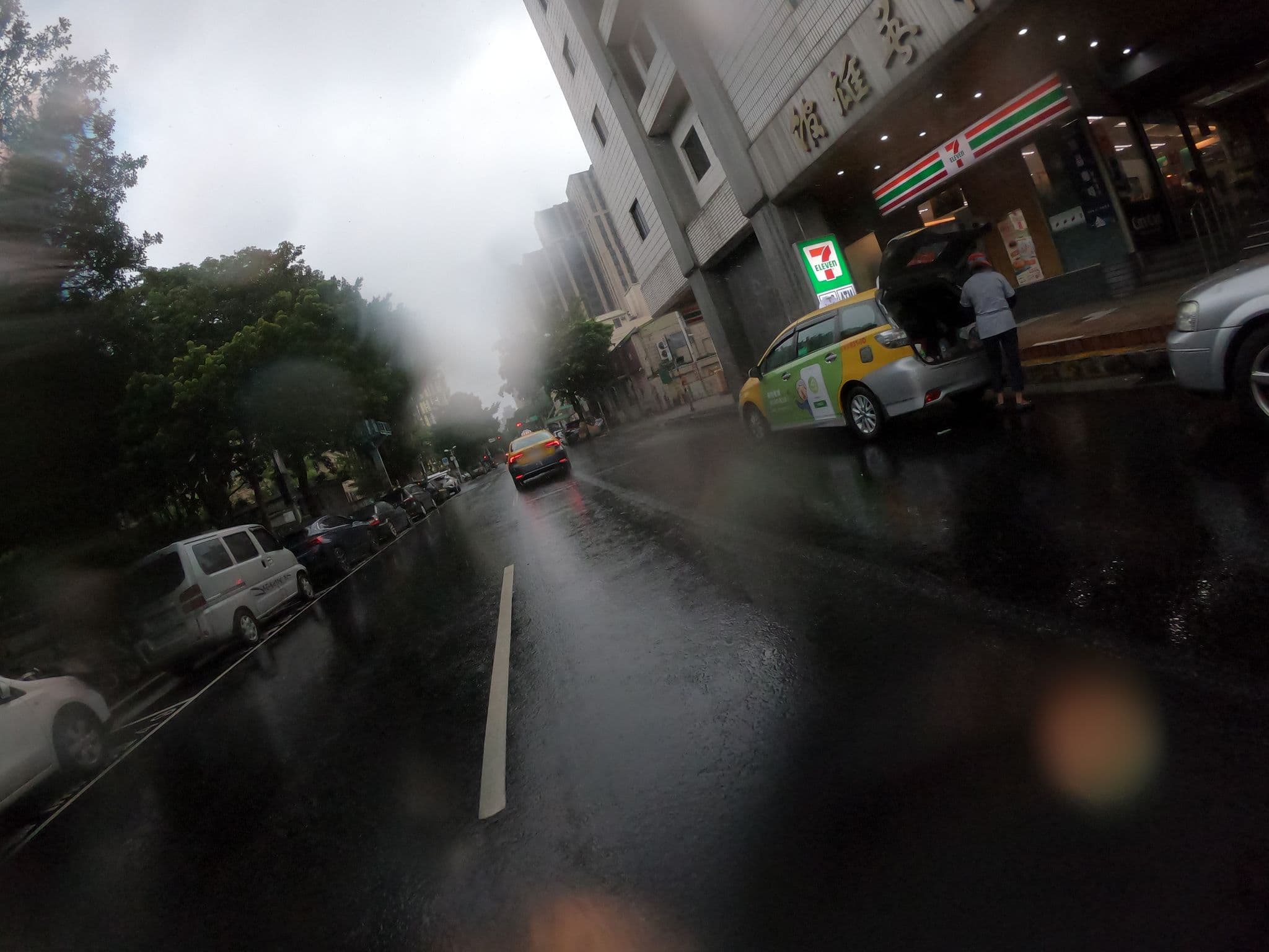 Street view near 台北國軍英雄館, Taipei — © heretpe2019 (CC BY-SA · Mapillary)