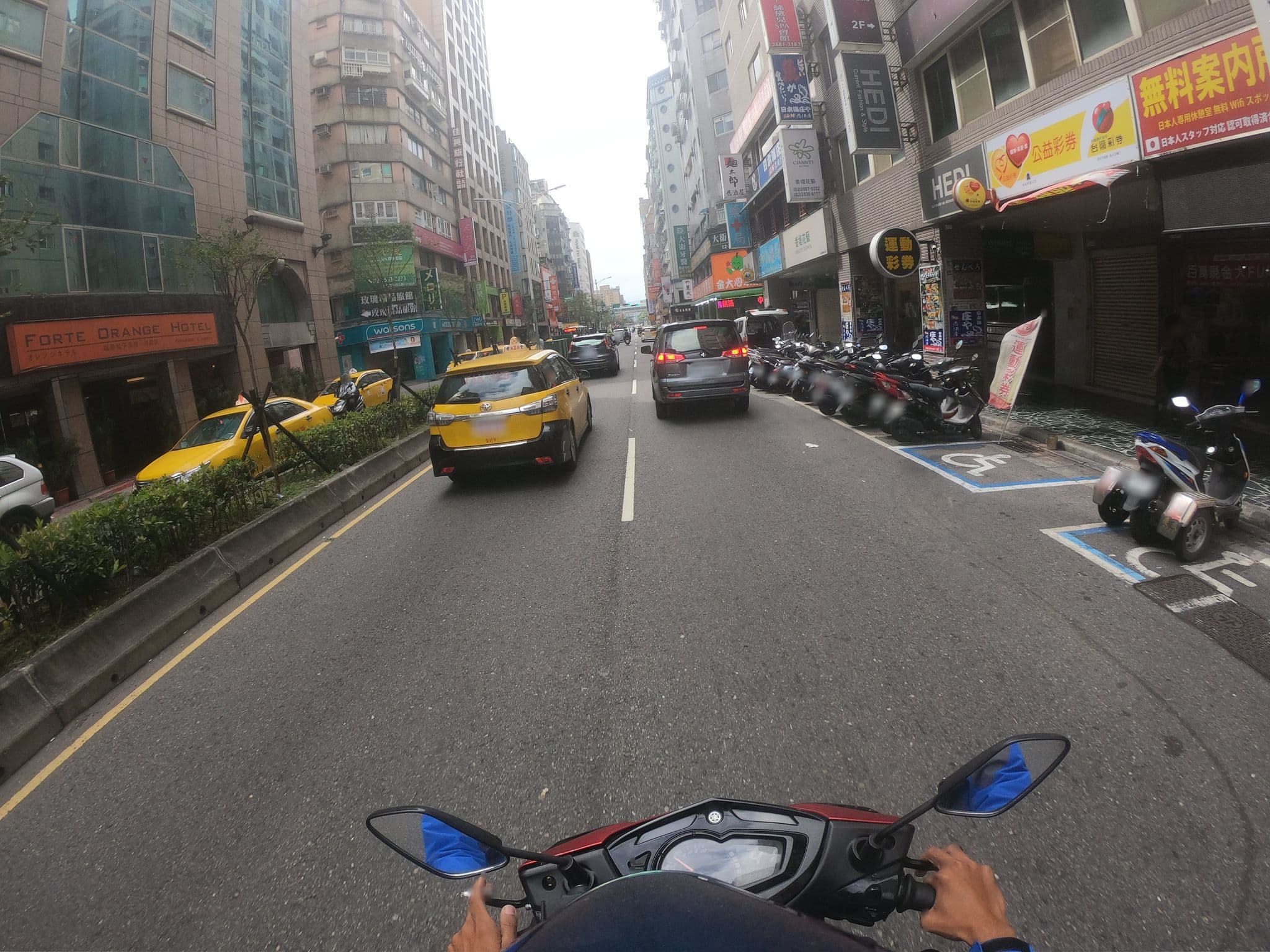Street view near 台北國際飯店, Taipei — © heretpe2019 (CC BY-SA · Mapillary)