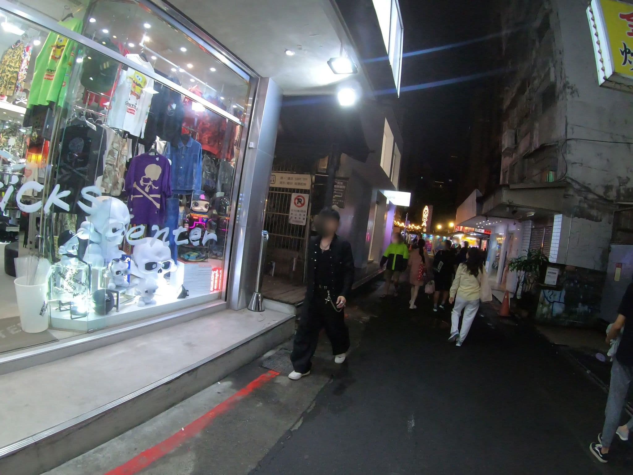 Street view near 創意西門旅店, Taipei — © algirdasc (CC BY-SA · Mapillary)