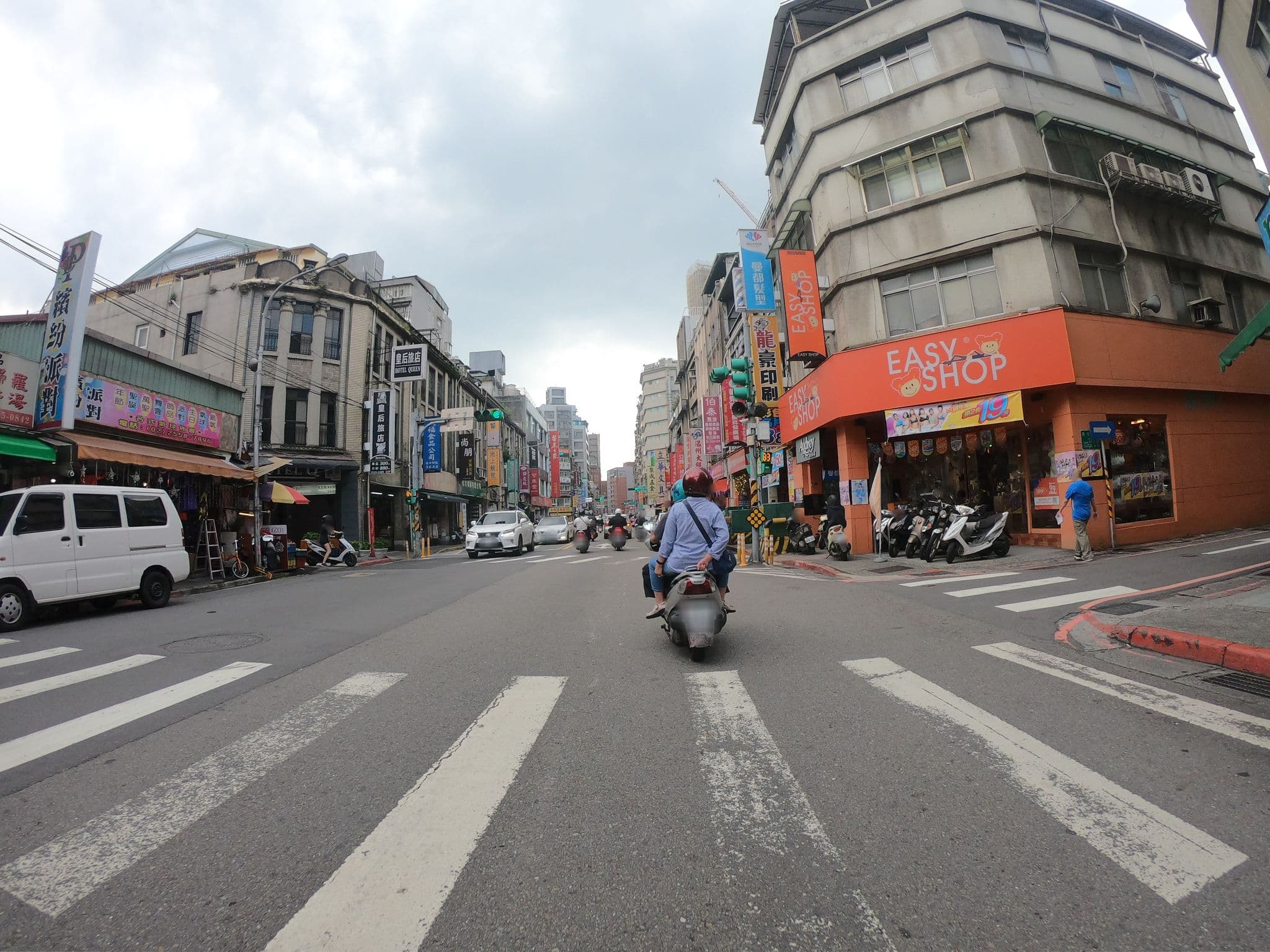 Street view near Bayman Hotel, Taipei — © heretpe2019 (CC BY-SA · Mapillary)