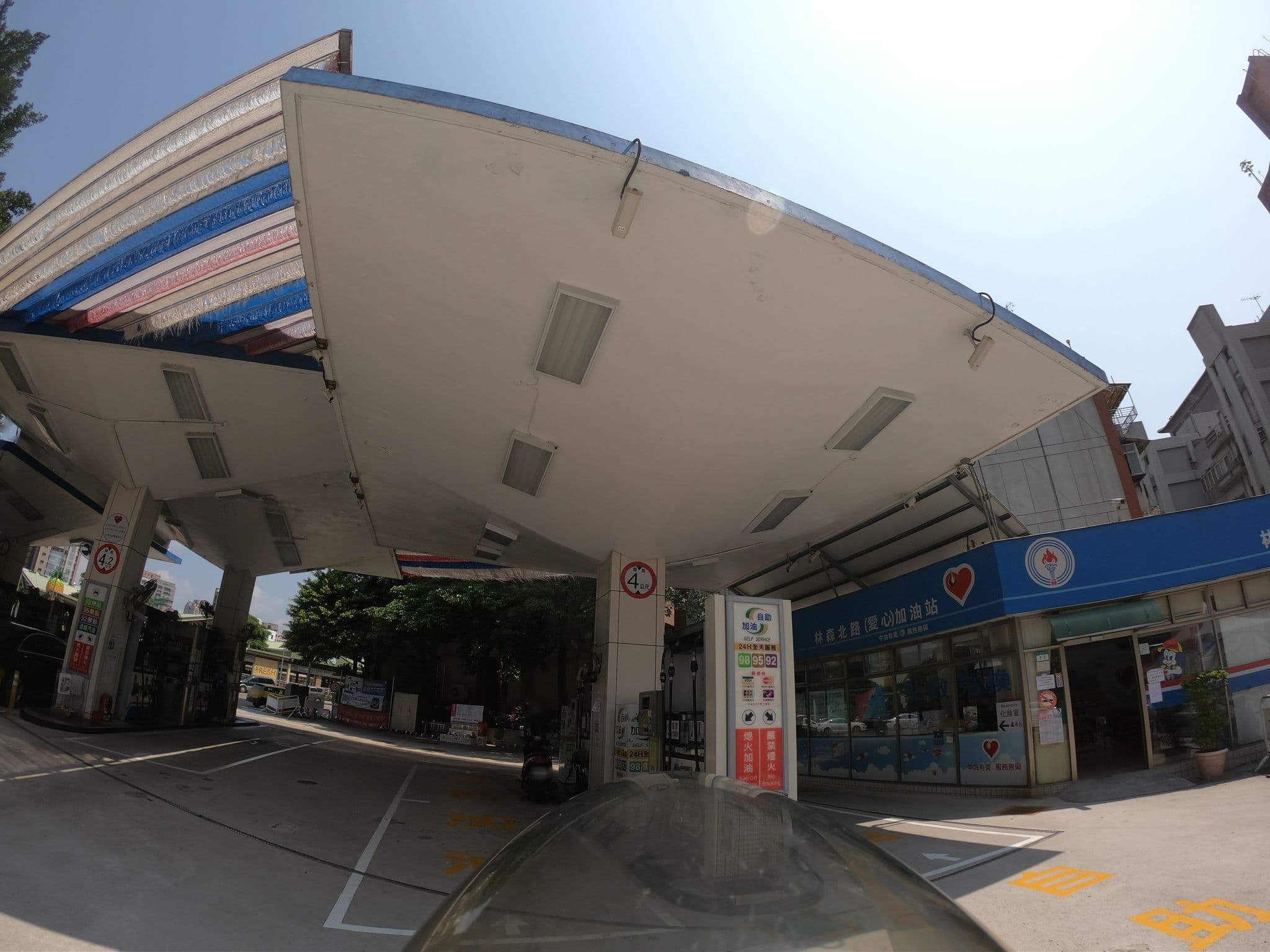 Street view near 家美飯店, Taipei — © heretpe2019 (CC BY-SA · Mapillary)