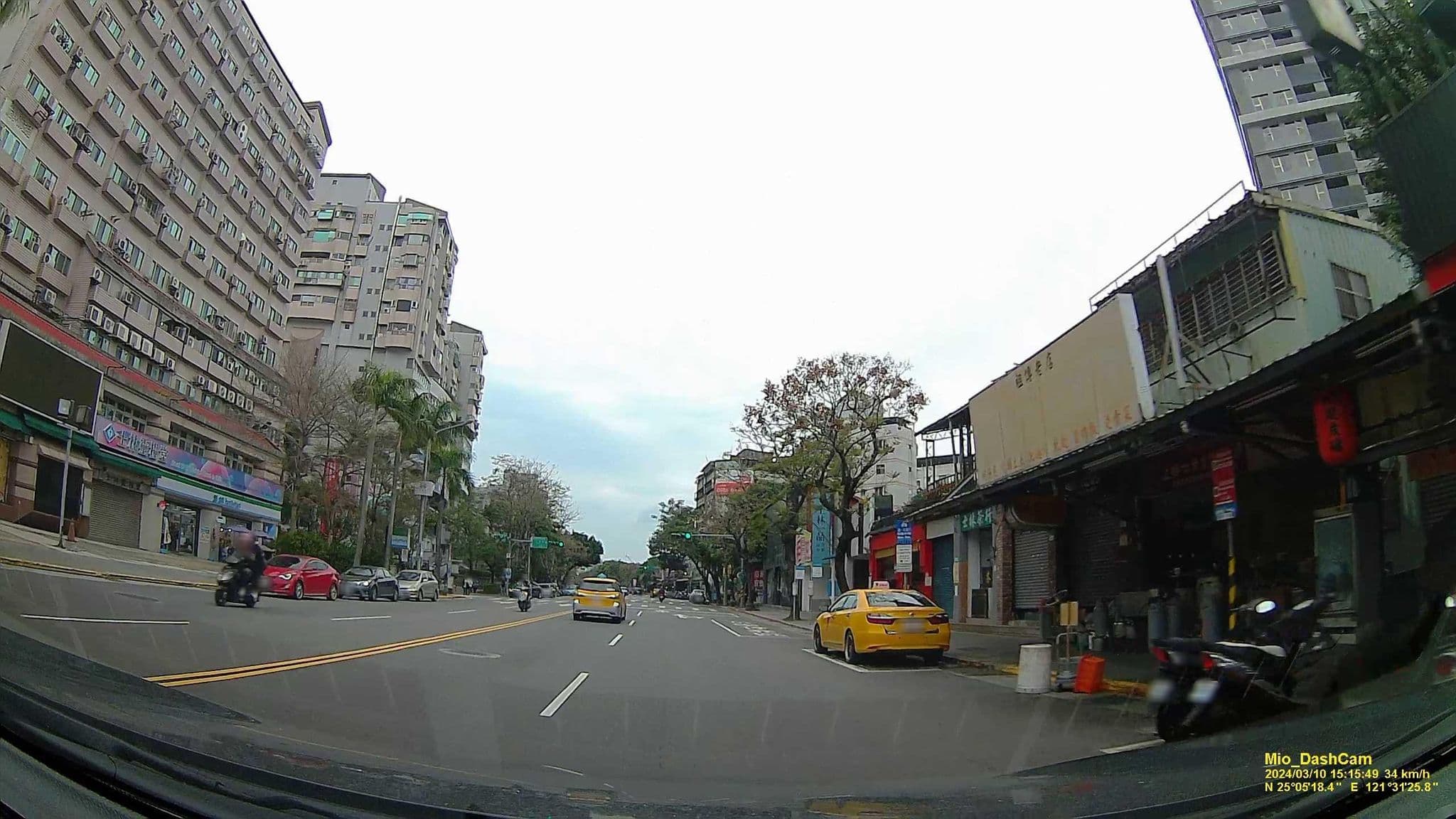 Street view near Taipei Shilin Homestay, Taipei — © hcyen (CC BY-SA · Mapillary)