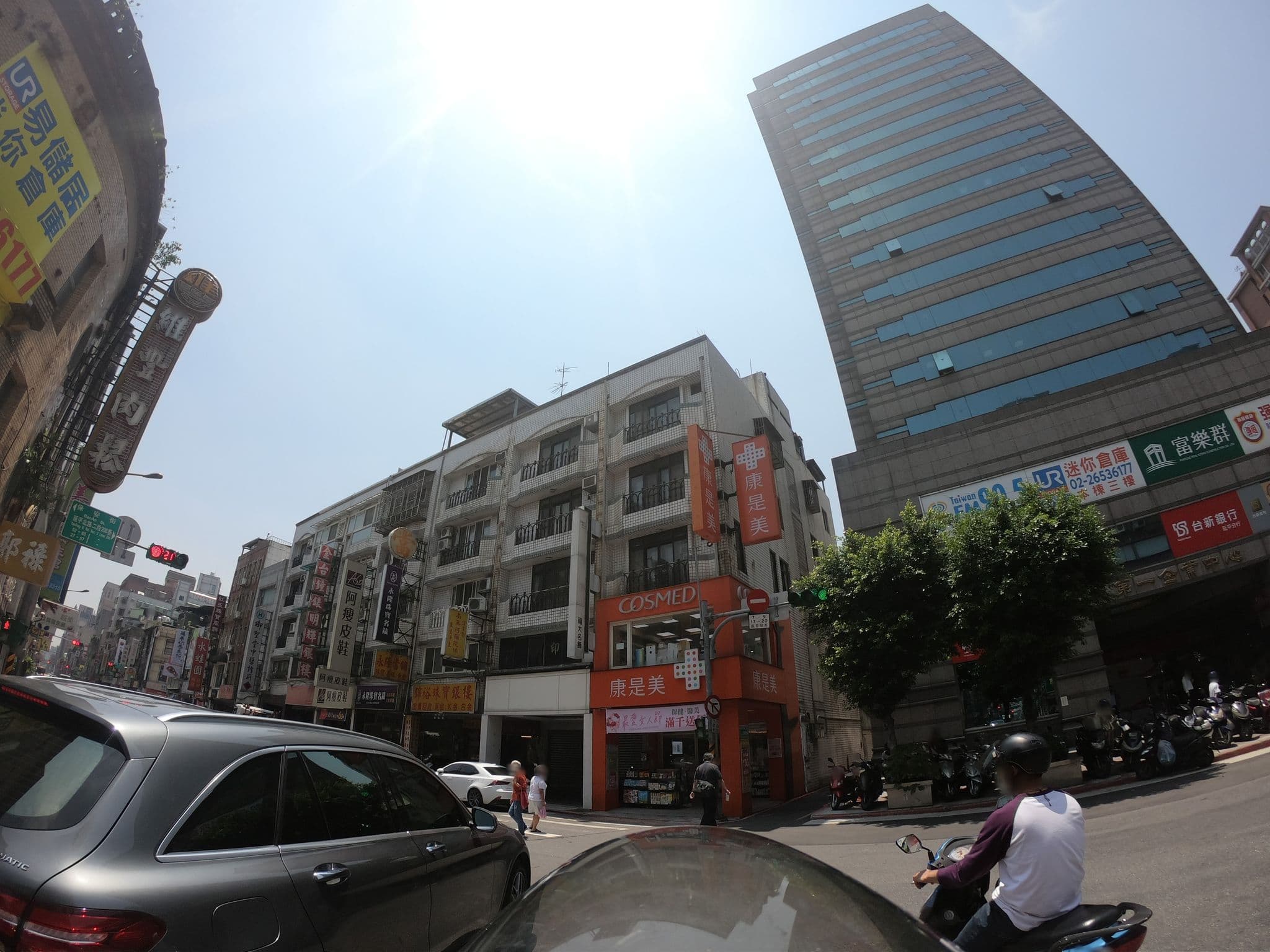 Street view near If Inn Taipei, Taipei — © heretpe2019 (CC BY-SA · Mapillary)