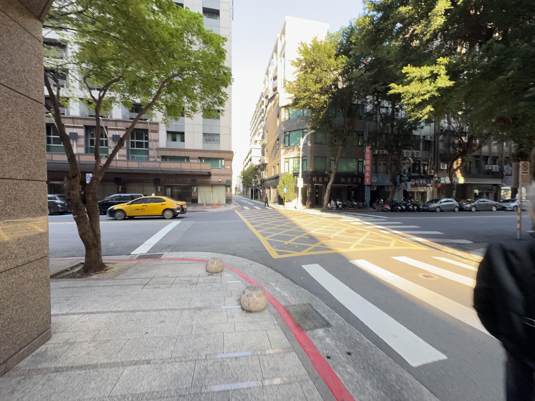 Street view near インペリアルホテル台北, Taipei — © shangkuanlc (CC BY-SA · Mapillary)