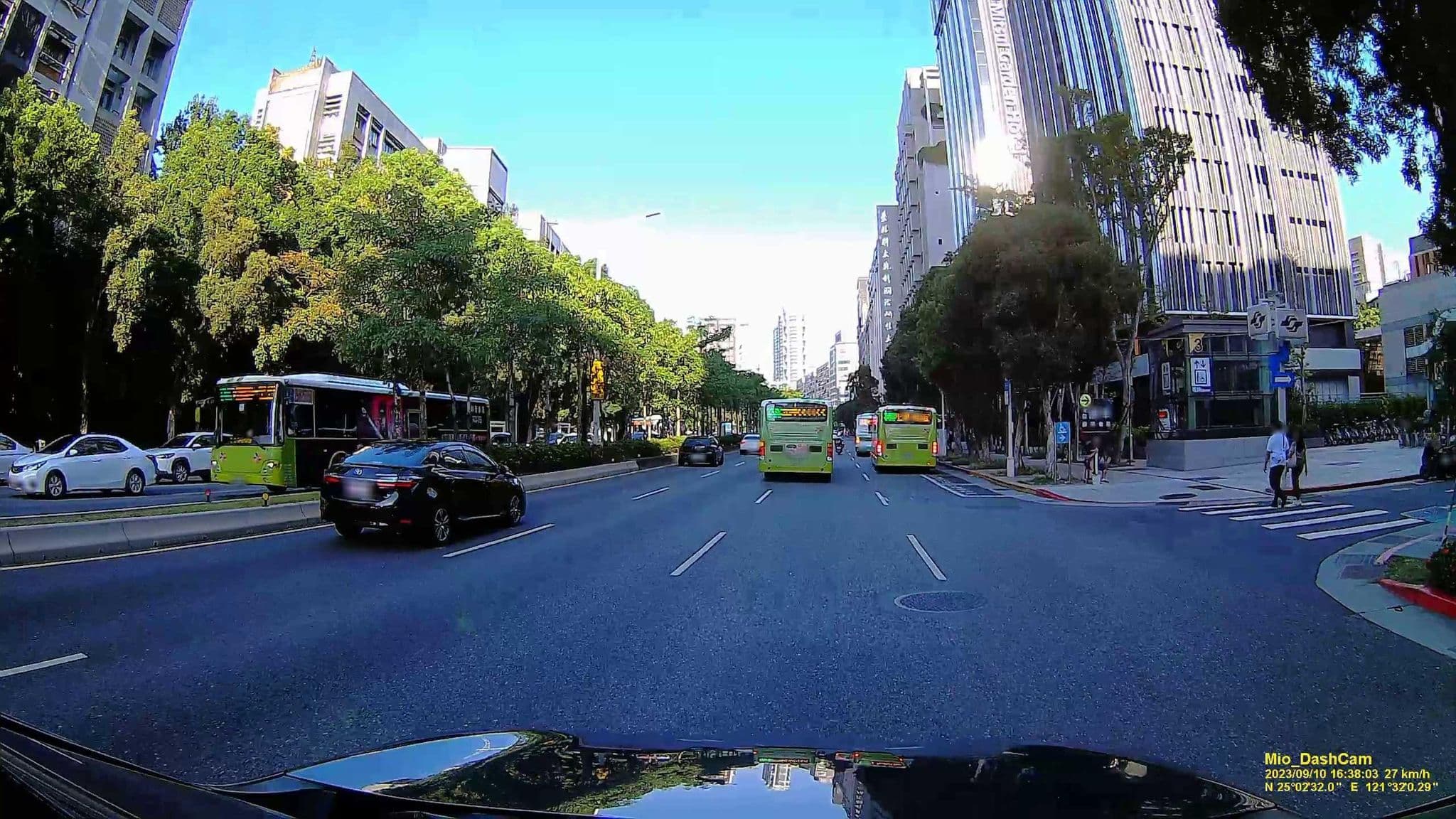 Street view near 凱統飯店, Taipei — © hcyen (CC BY-SA · Mapillary)