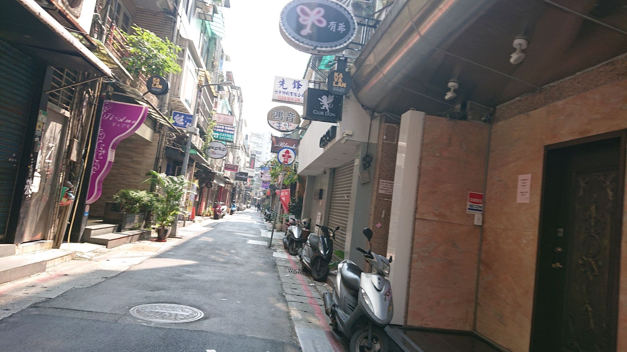 Street view near 喬麗旅館, Taipei — © alllenwang (CC BY-SA · Mapillary)
