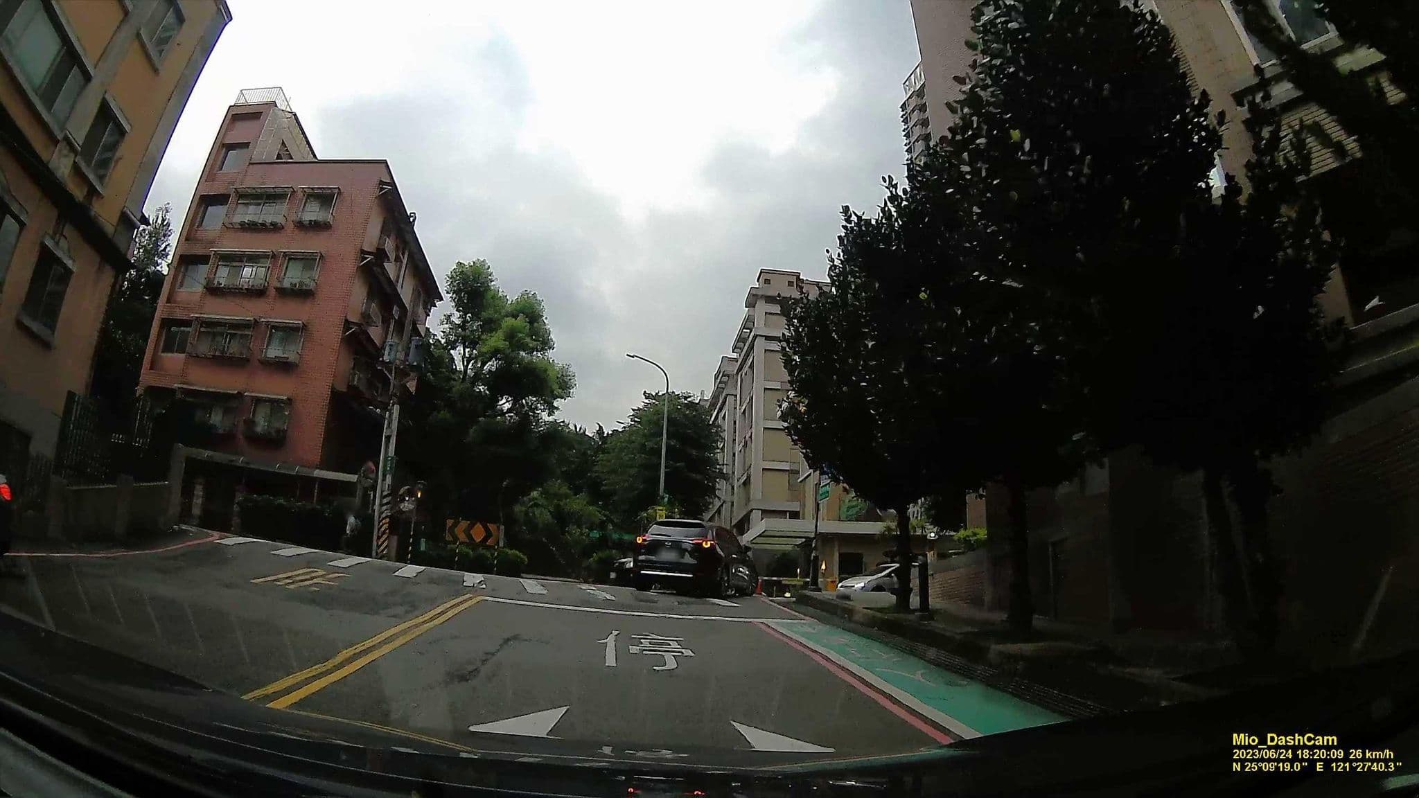 Street view near 艾蔓精緻旅館, Danshui — © hcyen (CC BY-SA · Mapillary)