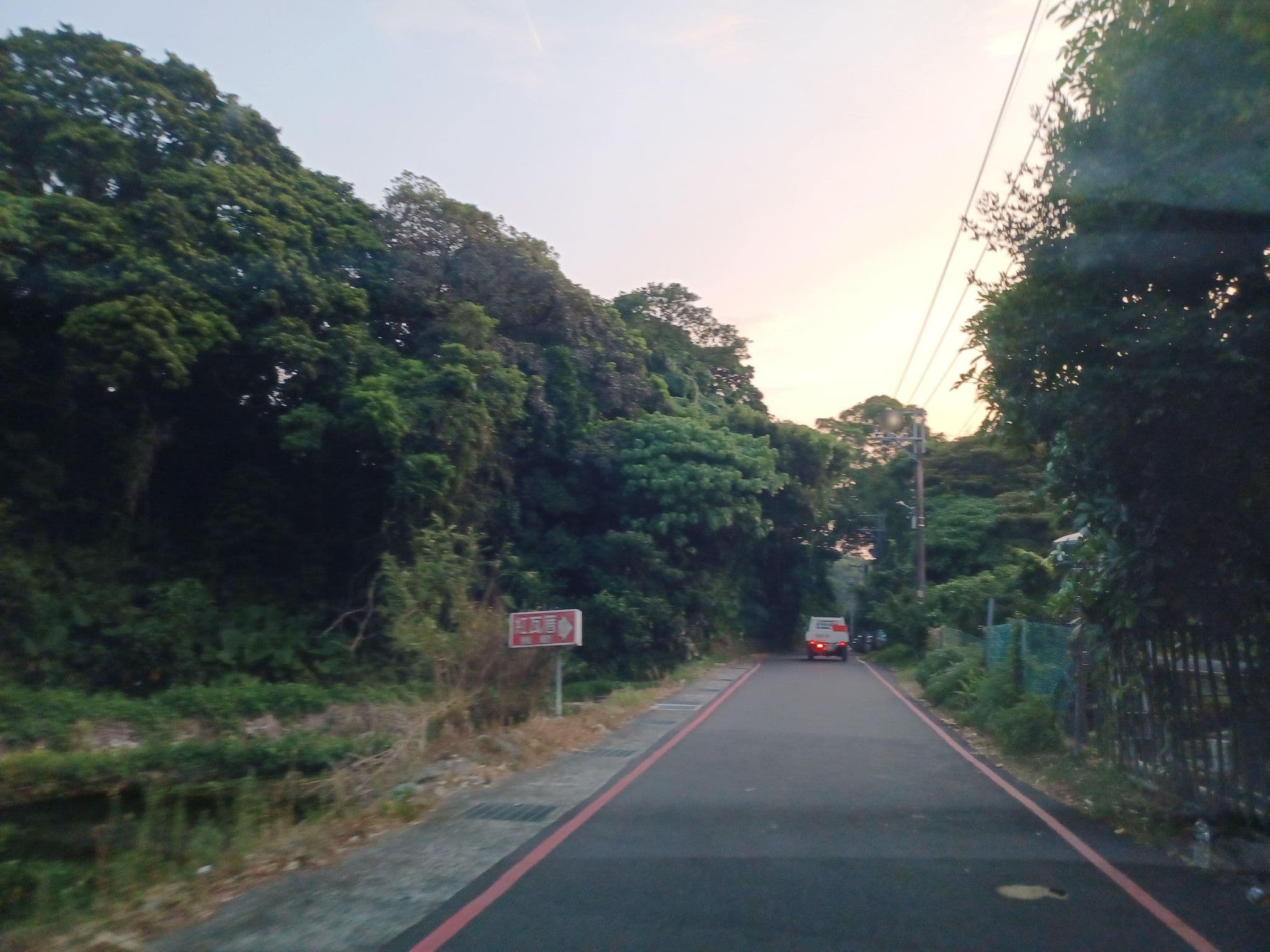 Street view near 淡江小鎮汽車旅店, Danshui — © lisbethw1130 (CC BY-SA · Mapillary)