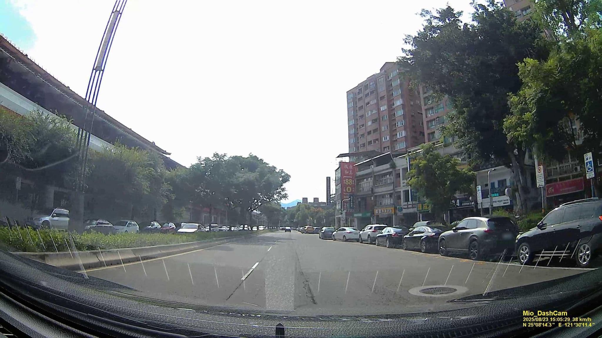 Street view near 松林大旅社, Danshui — © hcyen (CC BY-SA · Mapillary)