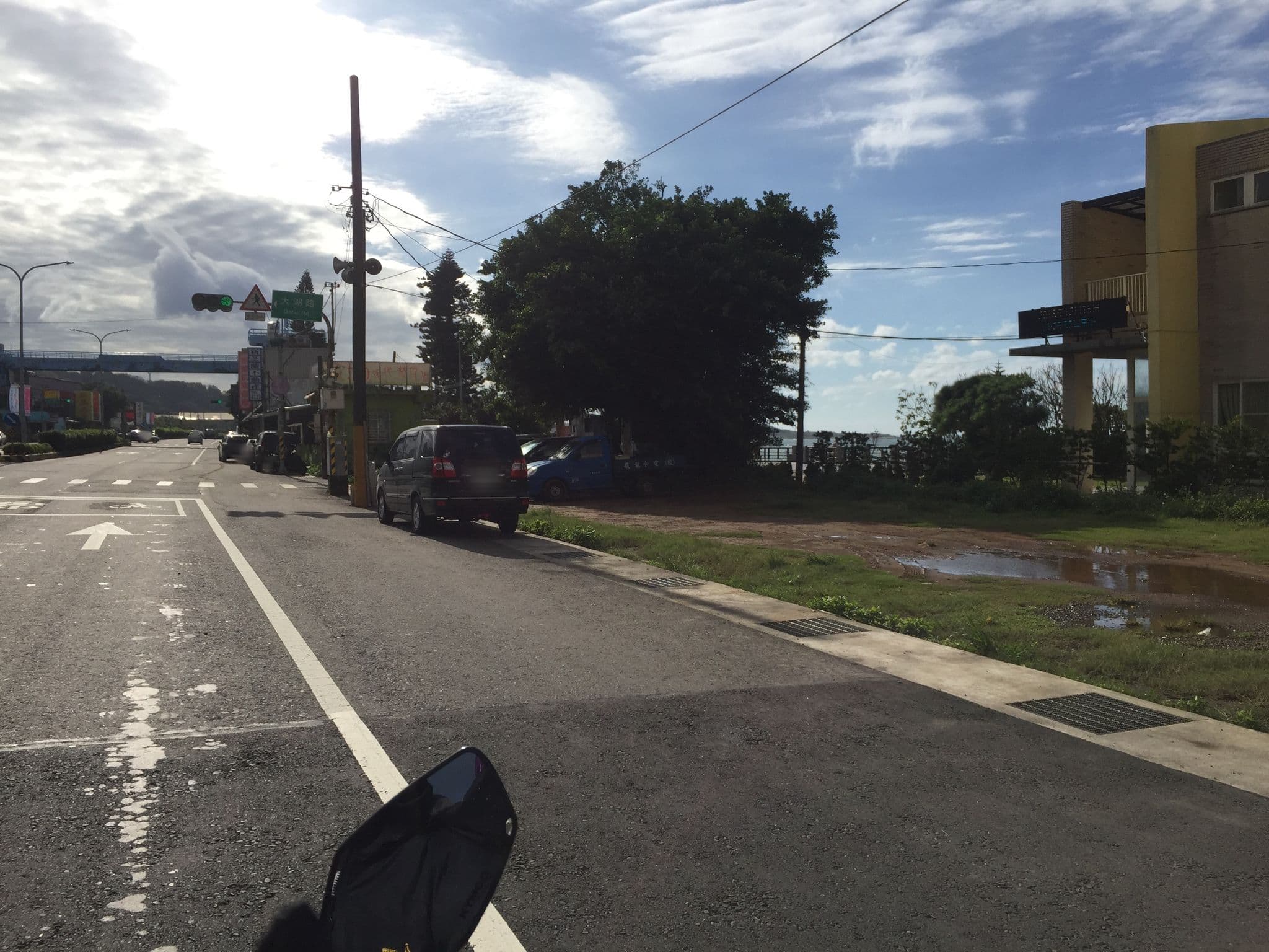 Street view near 普羅旺斯海岸咖啡.民宿 PROVENCE Cafe, Sanzhi — © invalid_mly_uname_0094 (CC BY-SA · Mapillary)