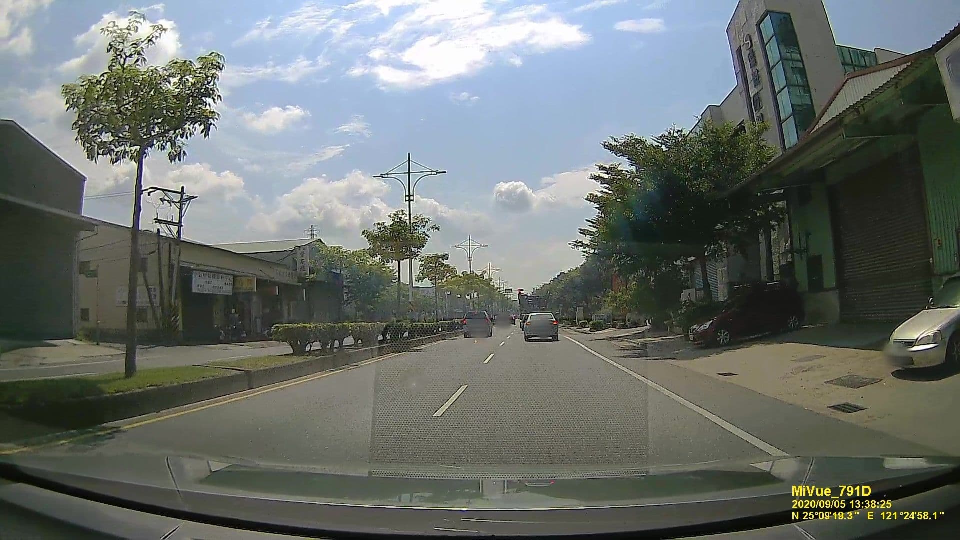 Street view near 好地方汽車旅館, Danshui — © littlebtc (CC BY-SA · Mapillary)