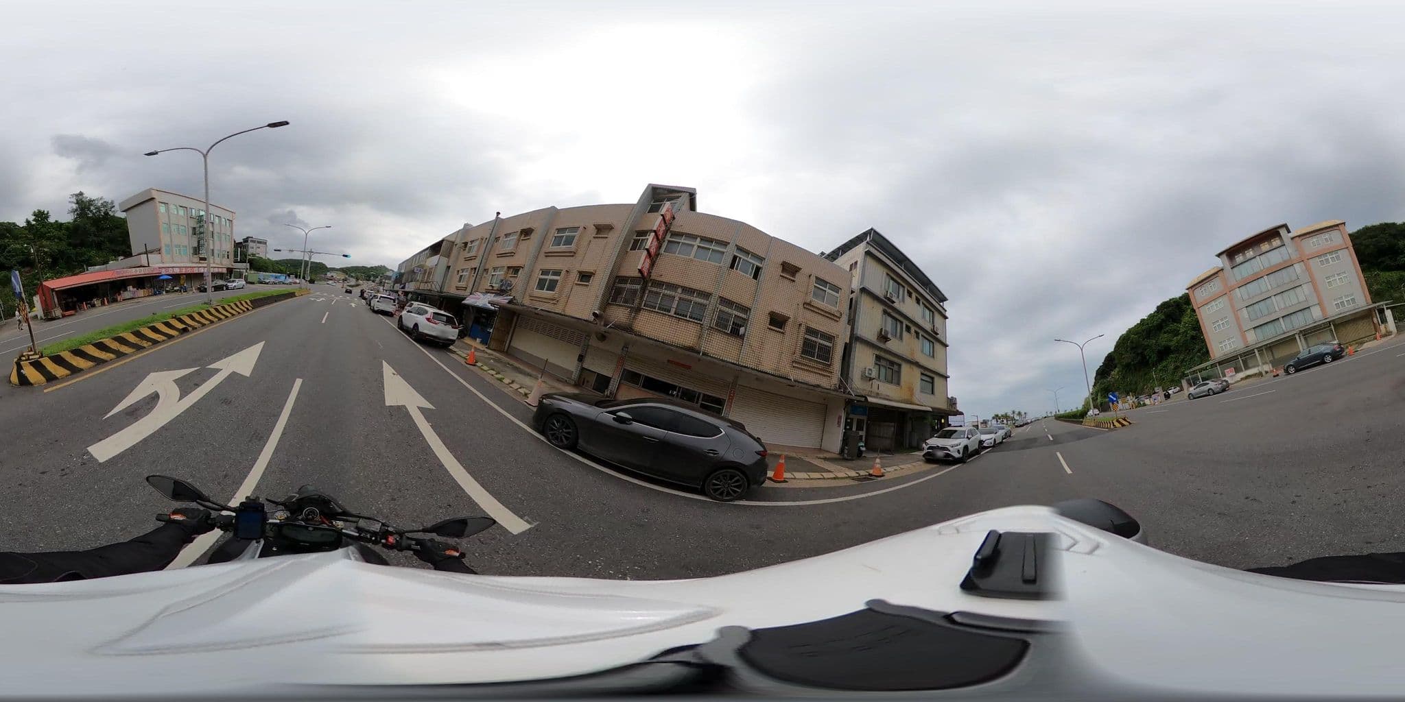 Street view near 藍色撒哈拉, Sanzhi — © komali2 (CC BY-SA · Mapillary)