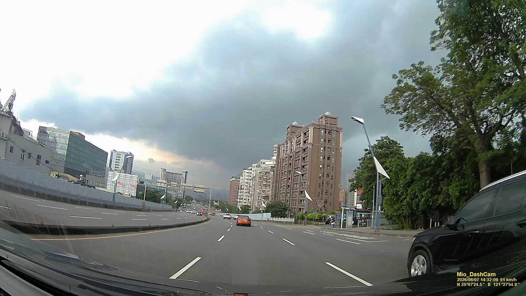 Street view near 仙渡莊旅社, Danshui — © hcyen (CC BY-SA · Mapillary)