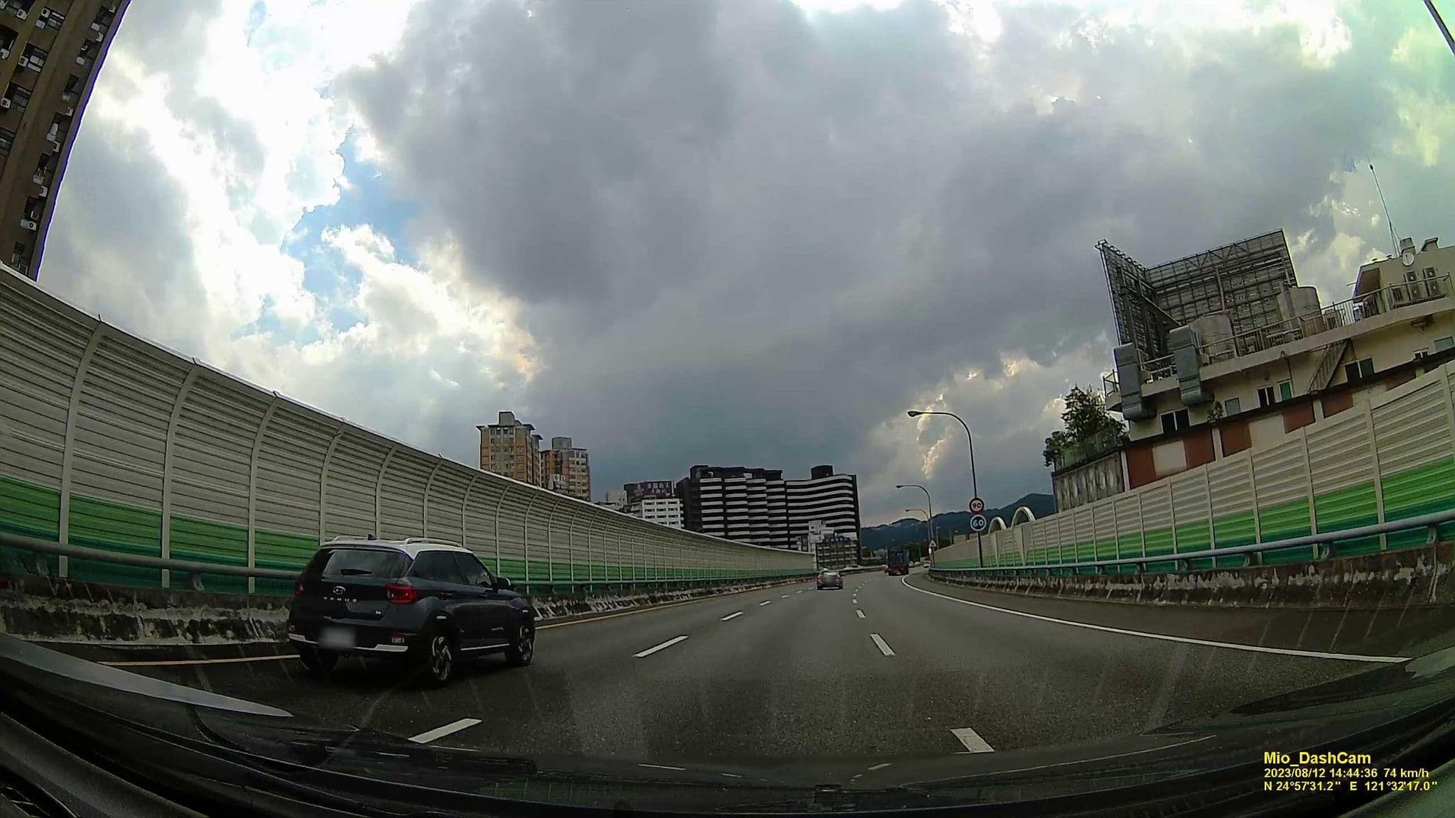Street view near 加州大旅社, Banqiao — © hcyen (CC BY-SA · Mapillary)
