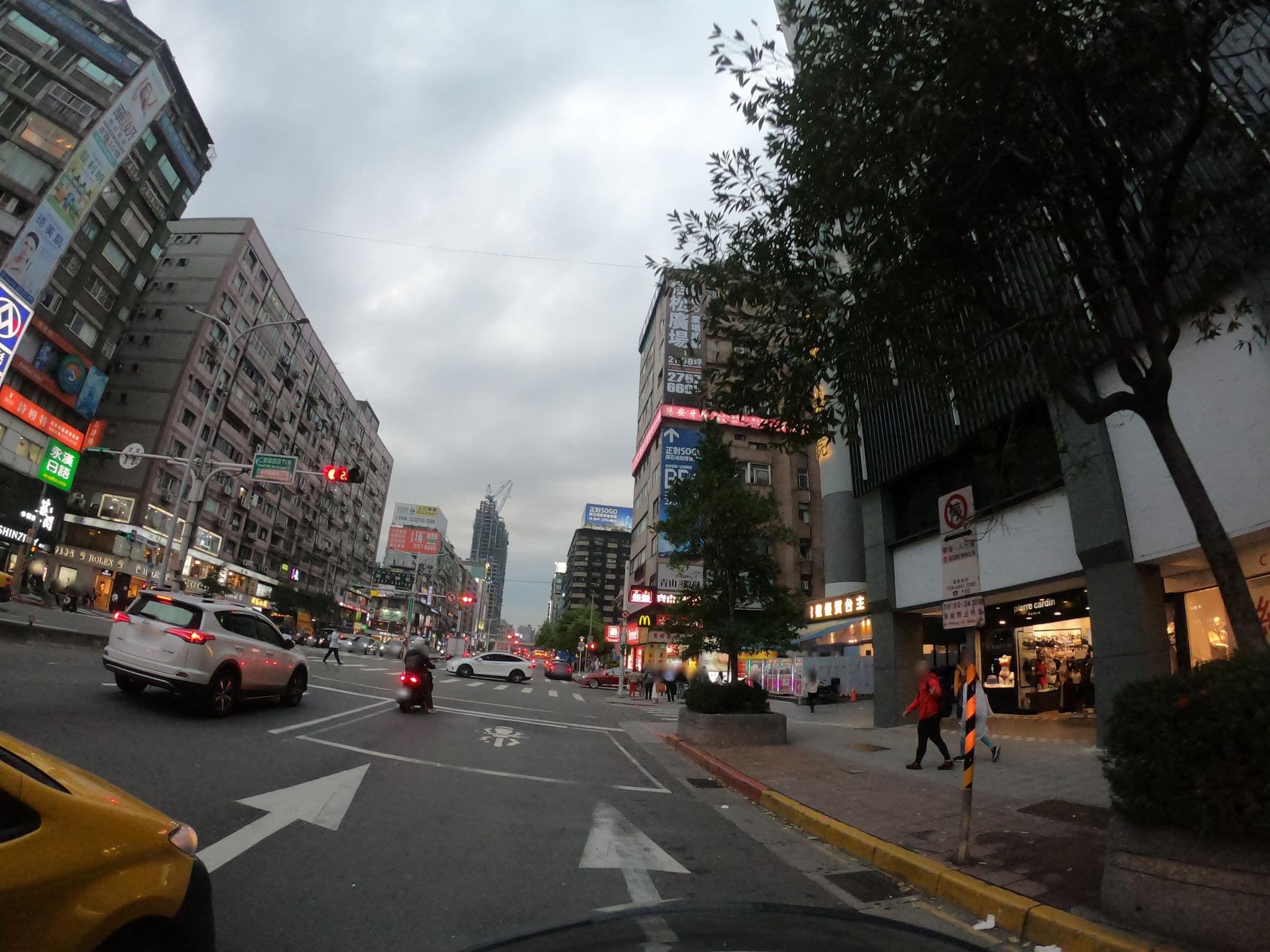 Street view near Hej hotel Taipei, Taipei — © heretpe2019 (CC BY-SA · Mapillary)