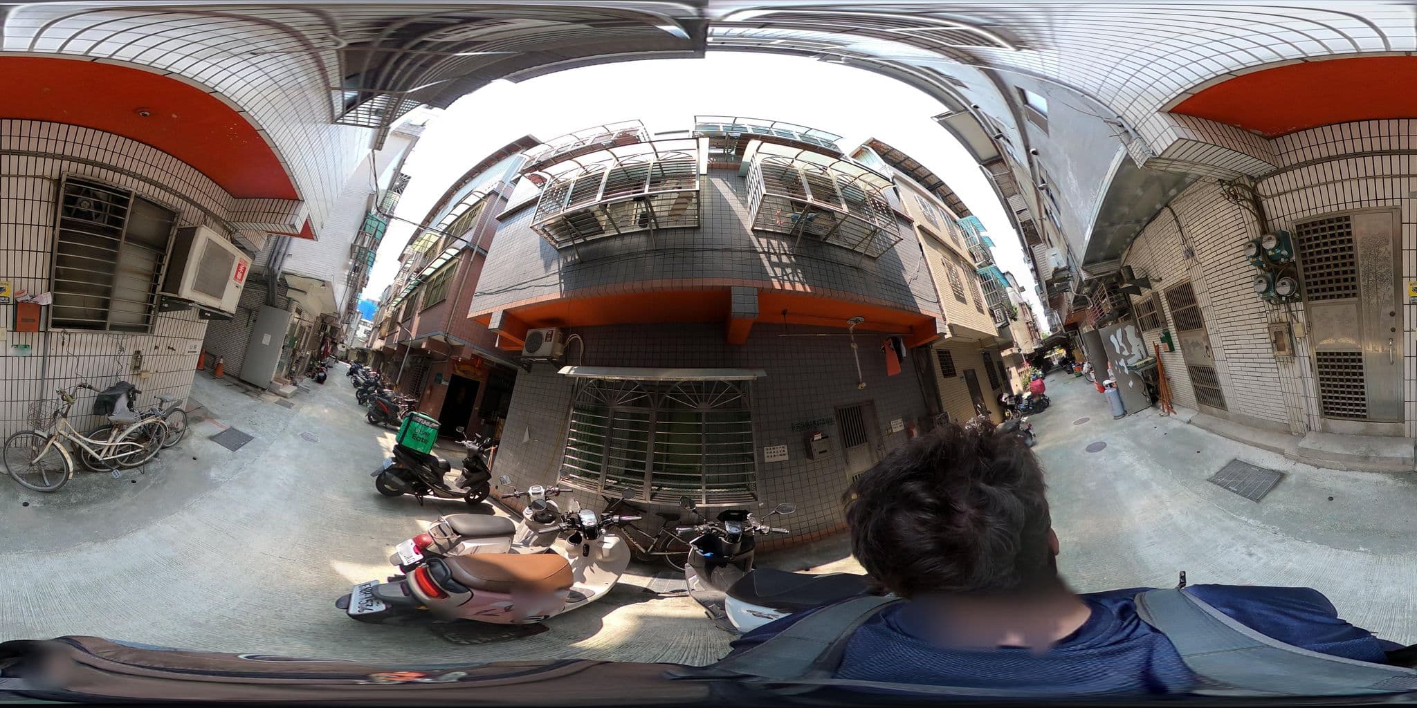 Street view near City Bear Hostel, Neihu — © komali2 (CC BY-SA · Mapillary)