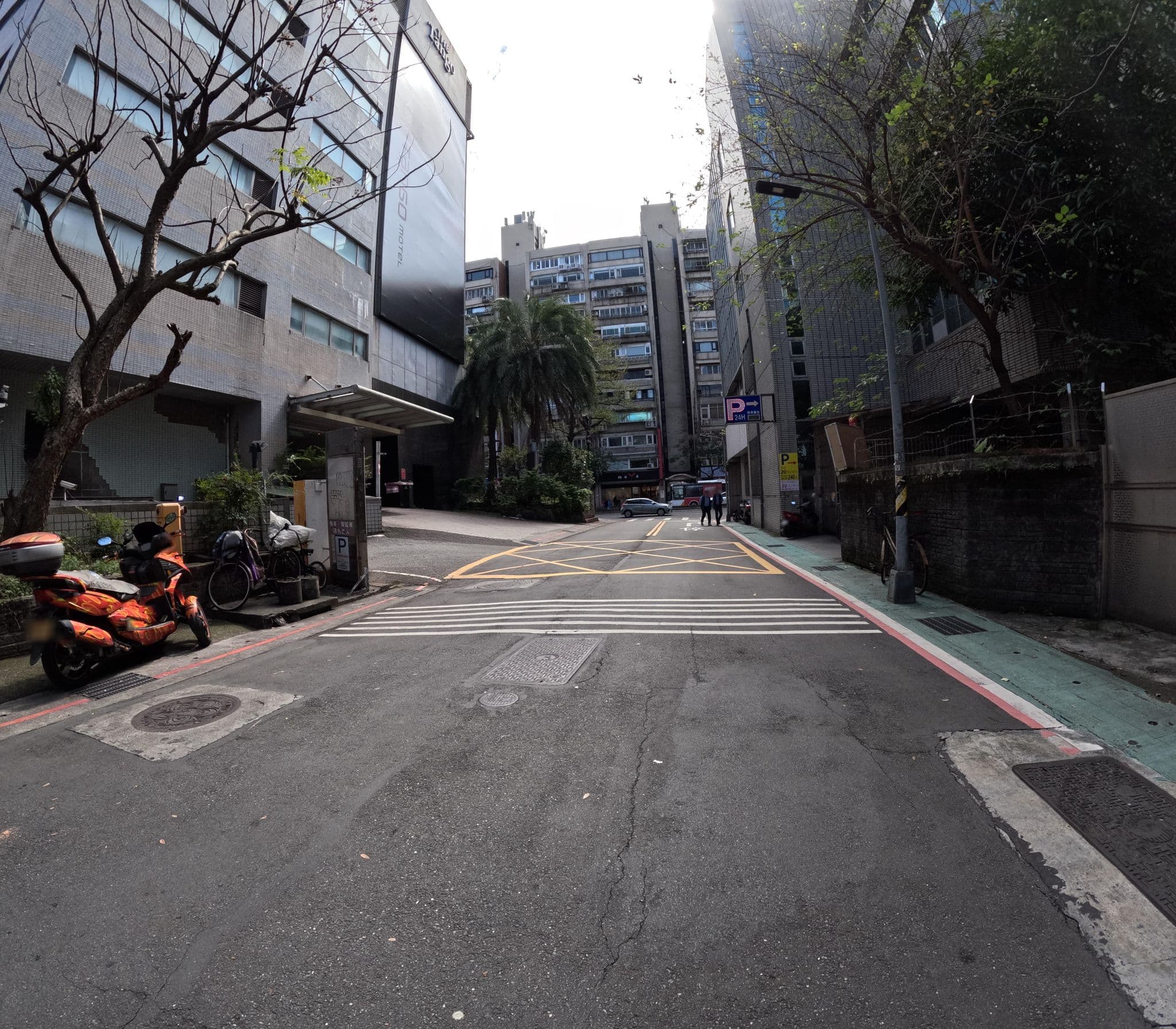 Street view near Tango HOUSE, Neihu — © komali2 (CC BY-SA · Mapillary)