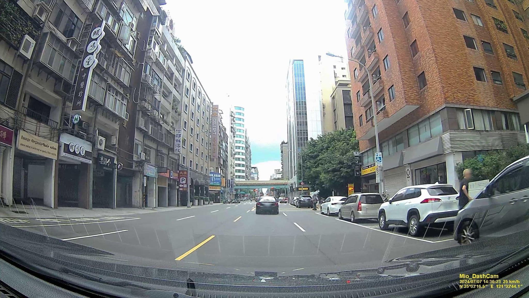 Street view near 福華苑 Howard Garden Suites Taipei, Taipei — © hcyen (CC BY-SA · Mapillary)
