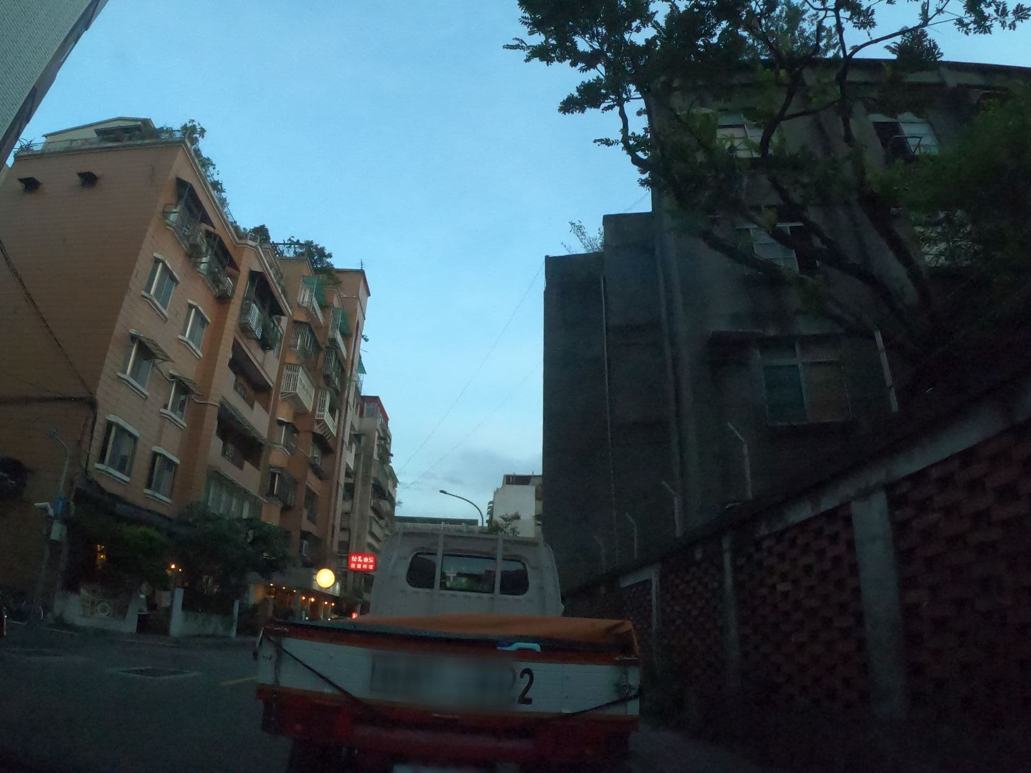 Street view near Airbnb C1, Taipei — © heretpe2019 (CC BY-SA · Mapillary)