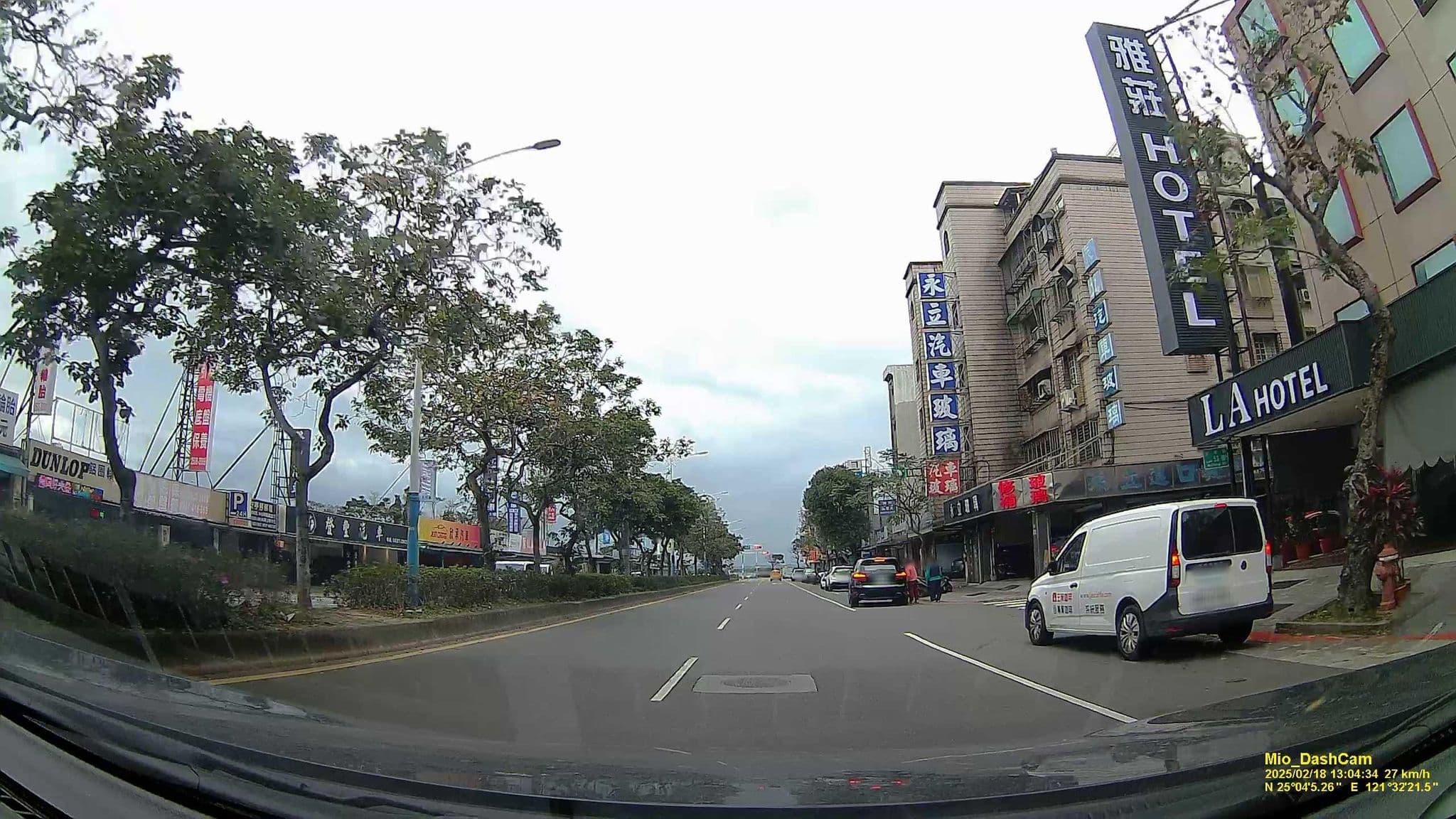 Street view near 雅荘商務旅館 Attic Hotel, Taipei — © hcyen (CC BY-SA · Mapillary)