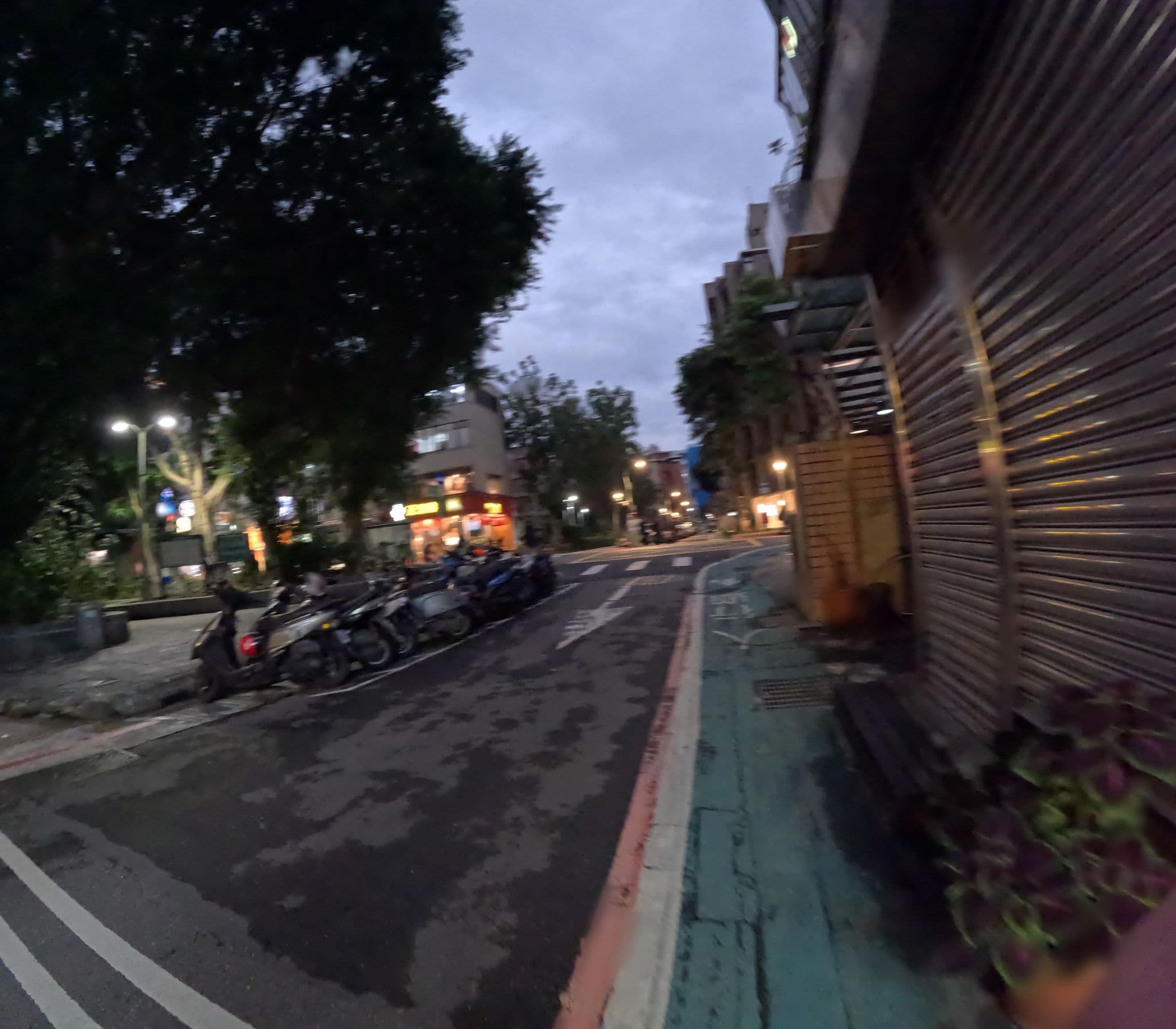 Street view near 華大旅社, Taipei — © komali2 (CC BY-SA · Mapillary)