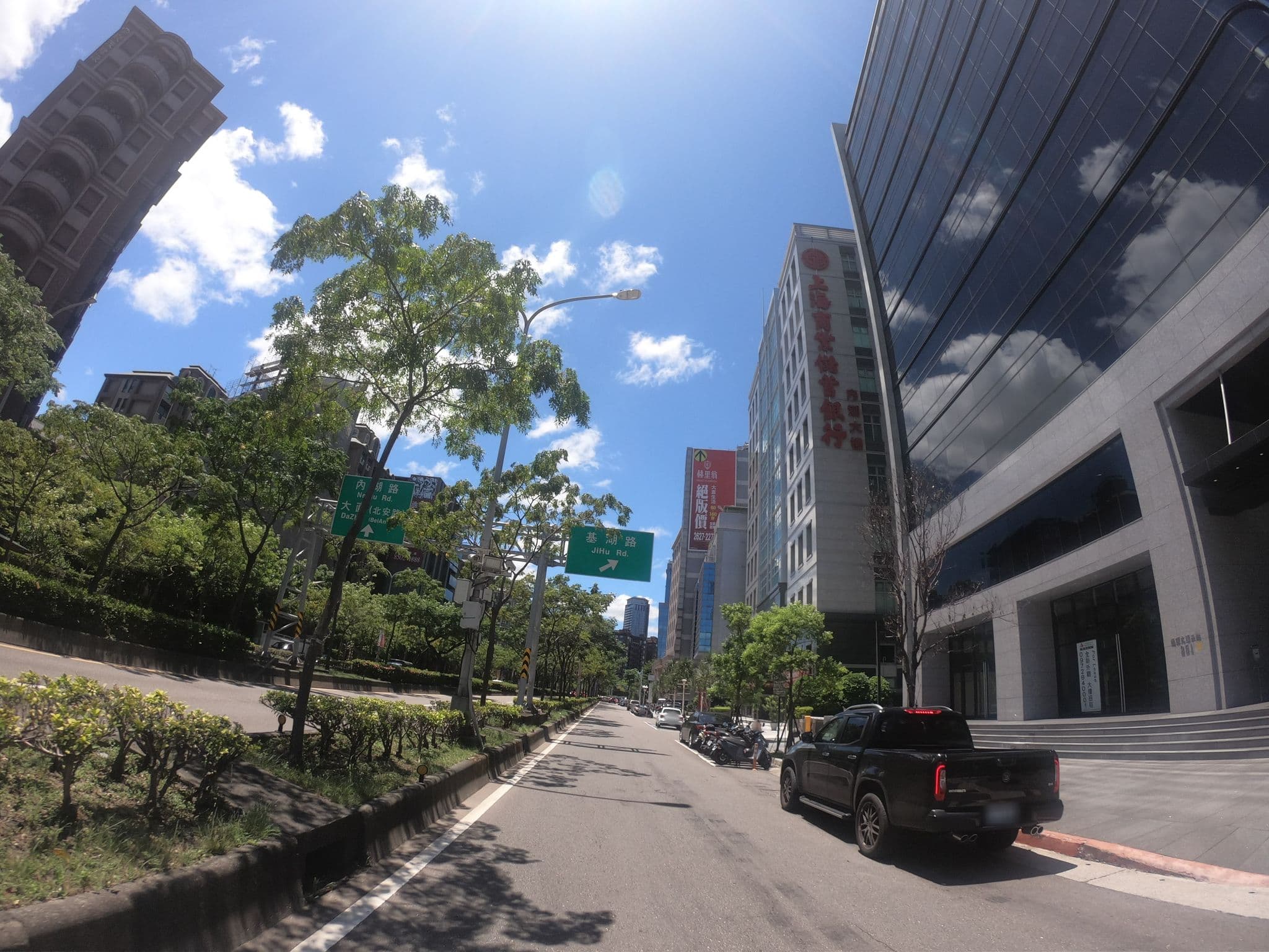Street view near 沐蘭汽車旅館, Neihu — © heretpe2019 (CC BY-SA · Mapillary)