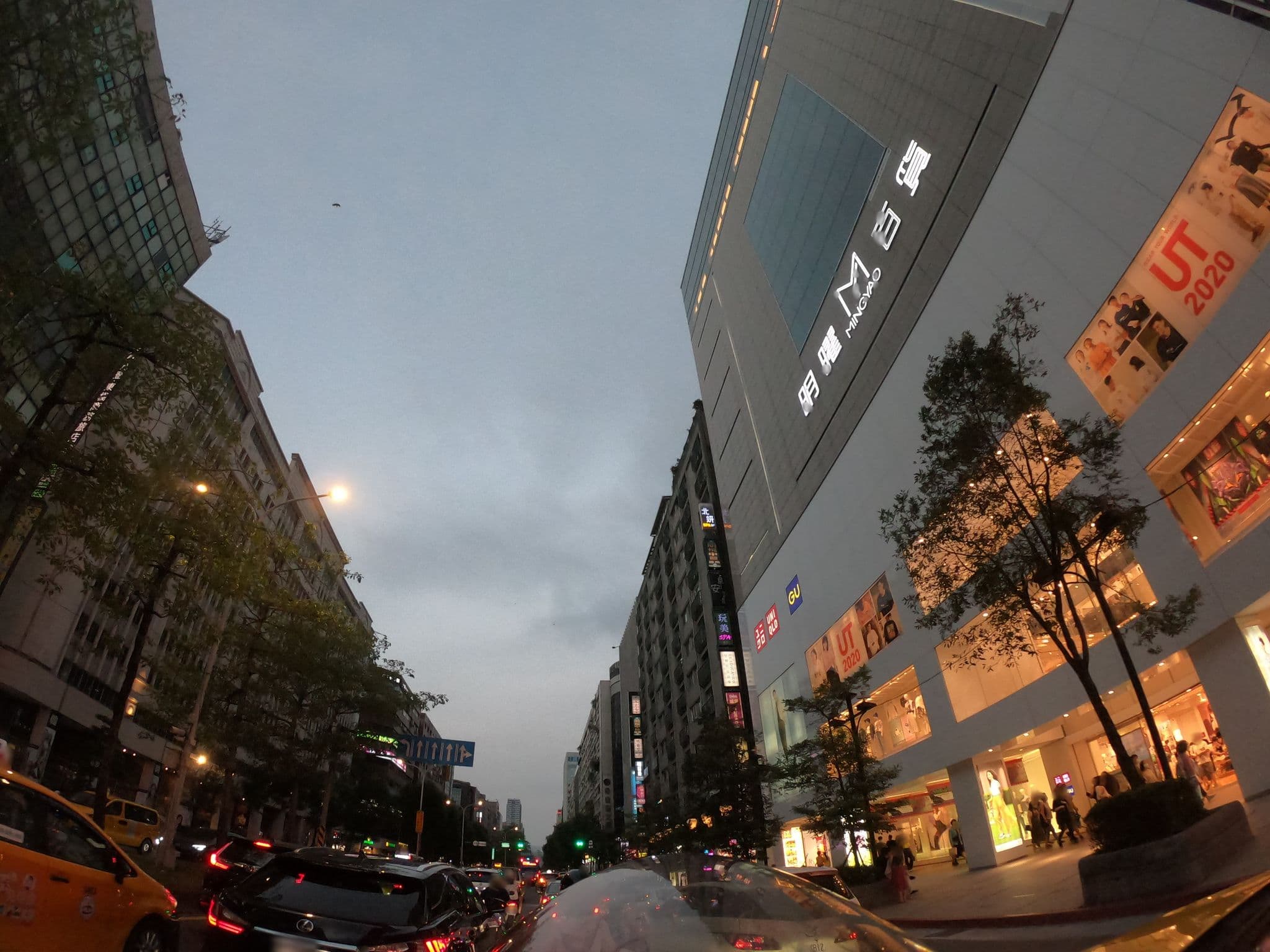 Street view near 東鑫商務旅館 EASTERN STAR Hotel, Taipei — © heretpe2019 (CC BY-SA · Mapillary)