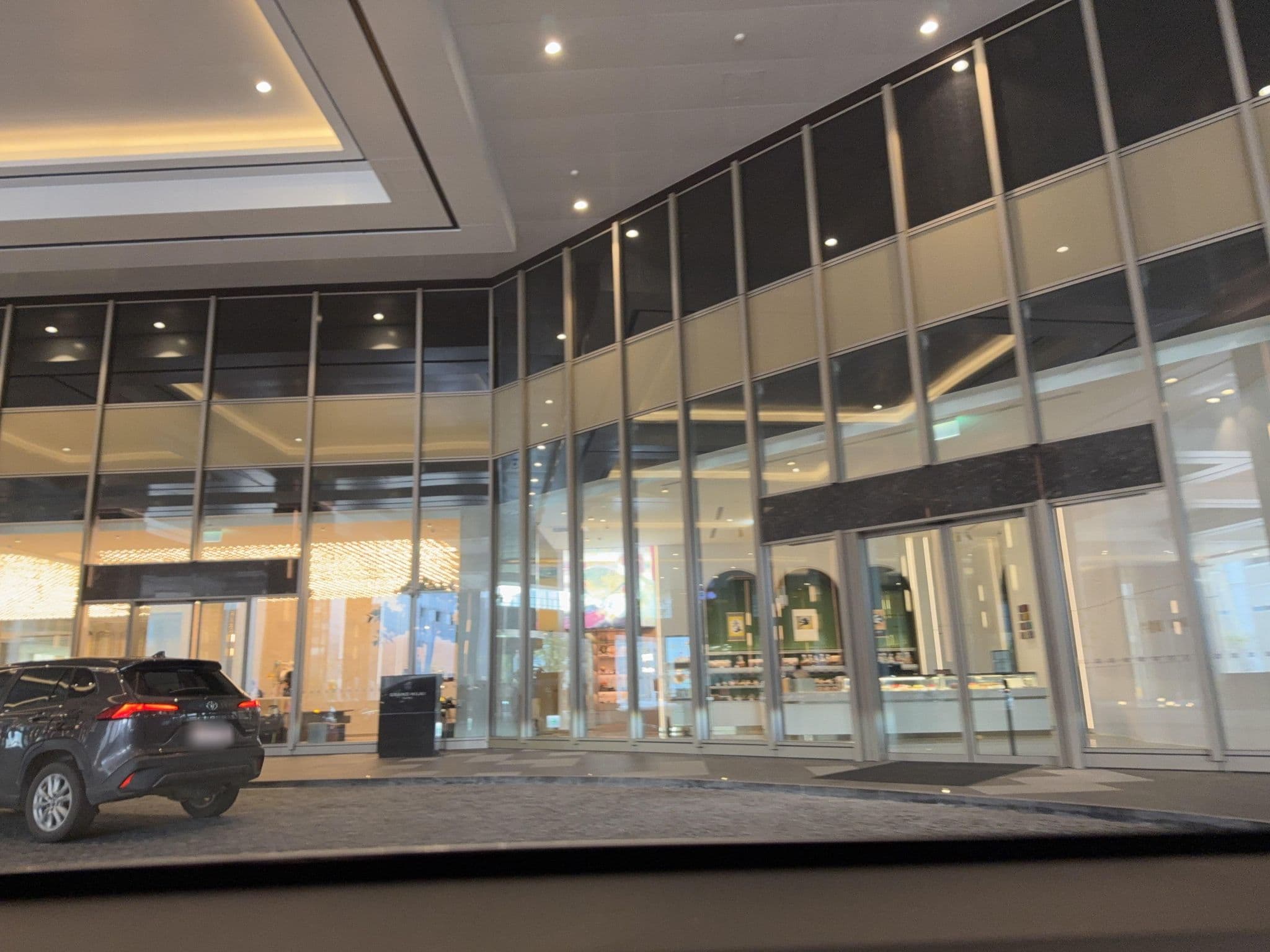 Street view near Grand Hi-Lai Hotel 台北漢來大飯店, Neihu — © irvinfly (CC BY-SA · Mapillary)