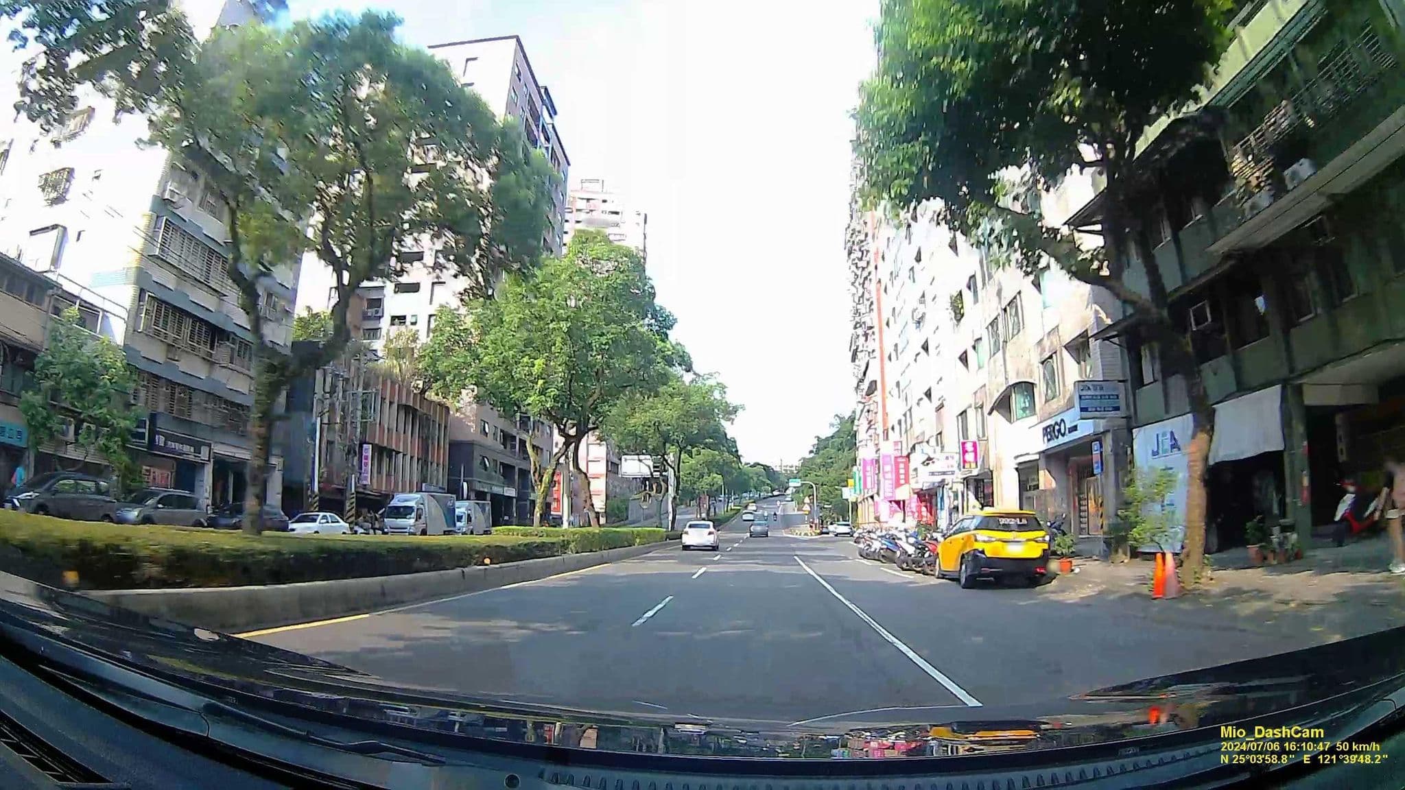 Street view near 貝多芬花園汽車旅館, Xizhi — © hcyen (CC BY-SA · Mapillary)