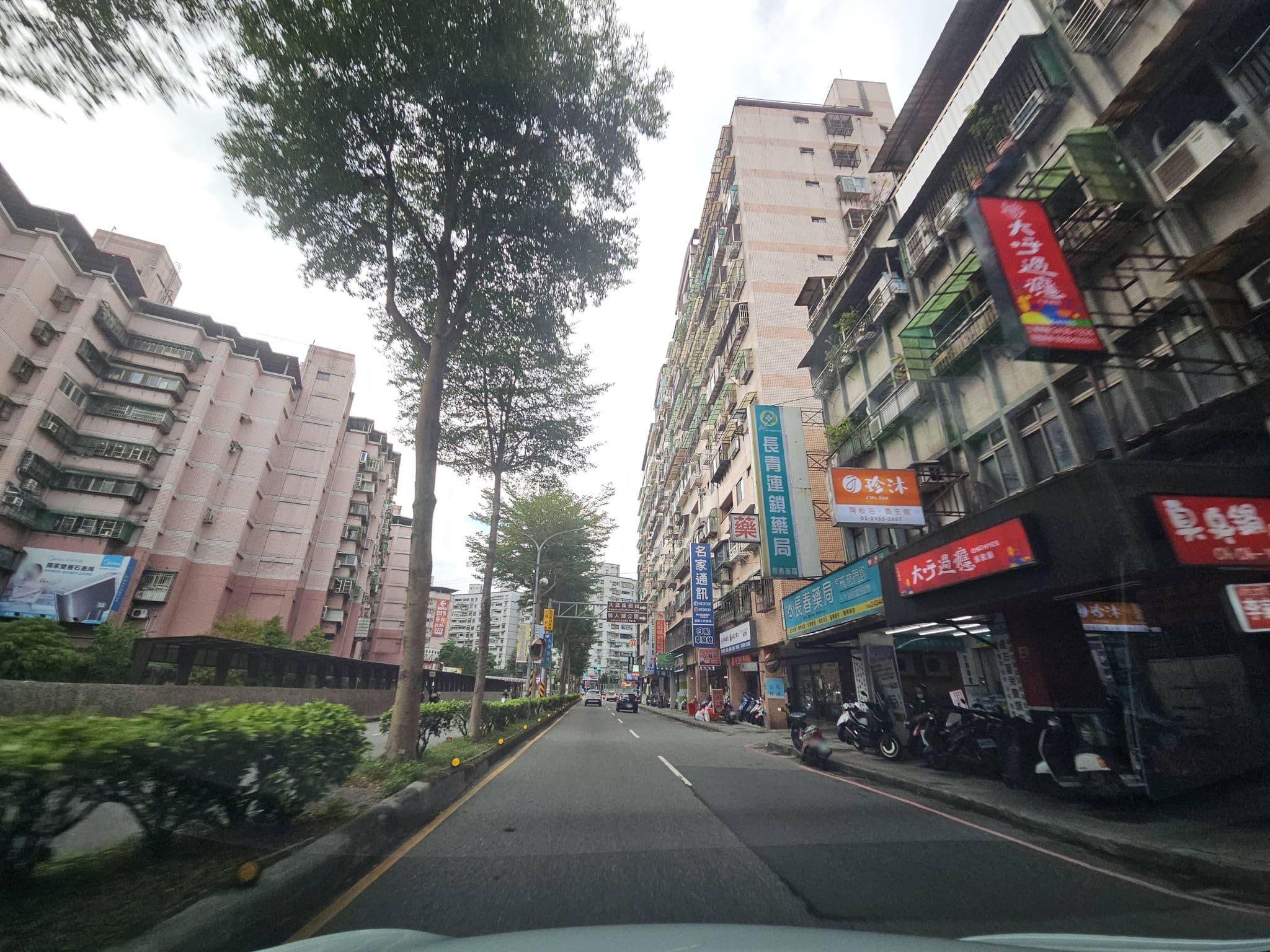 Street view near 新好景汽車旅館, Keelung — © lisbethw1130 (CC BY-SA · Mapillary)