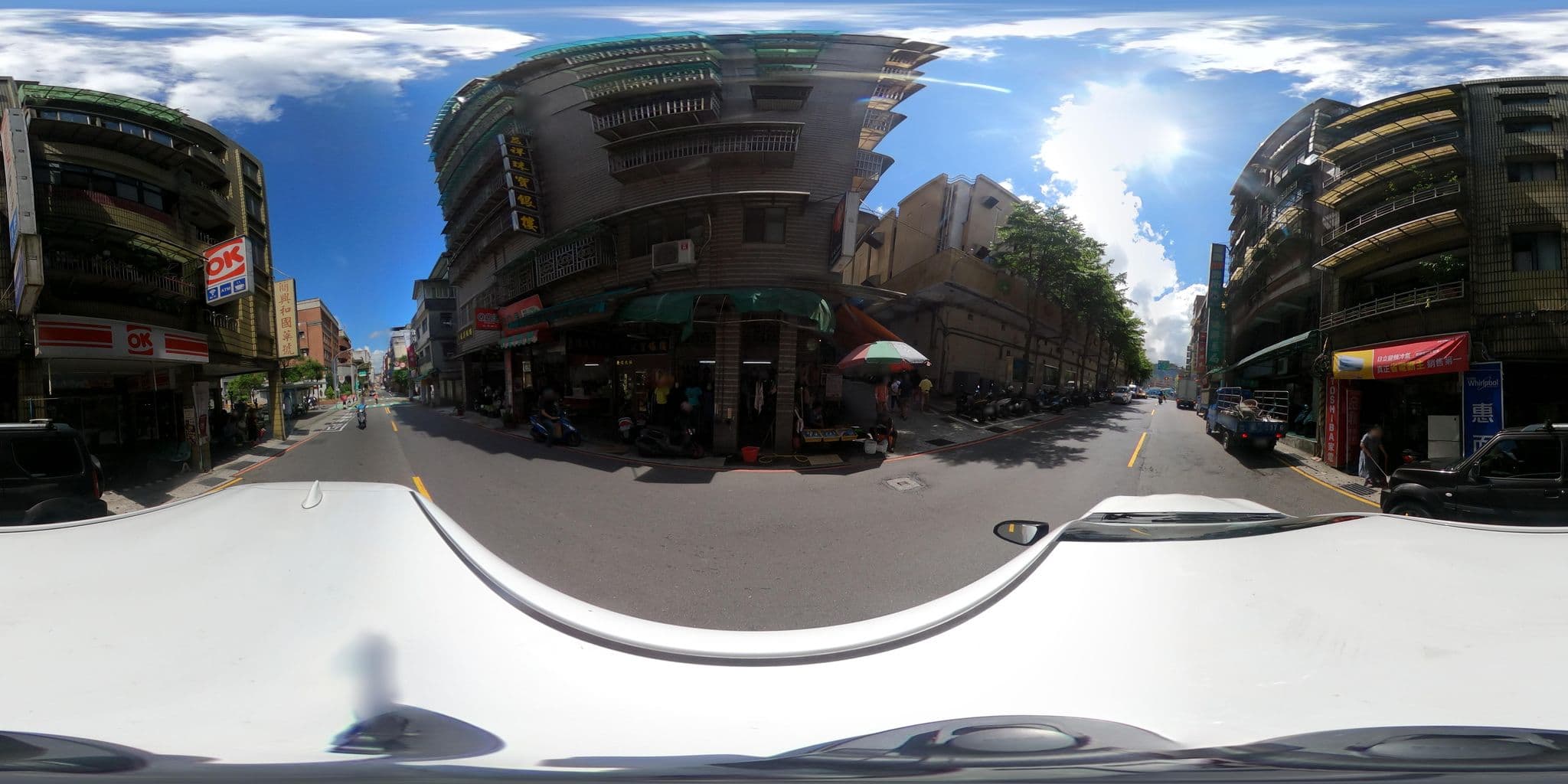Street view near 金色小棧 Golden House, Jiufen — © lisbethw1130 (CC BY-SA · Mapillary)