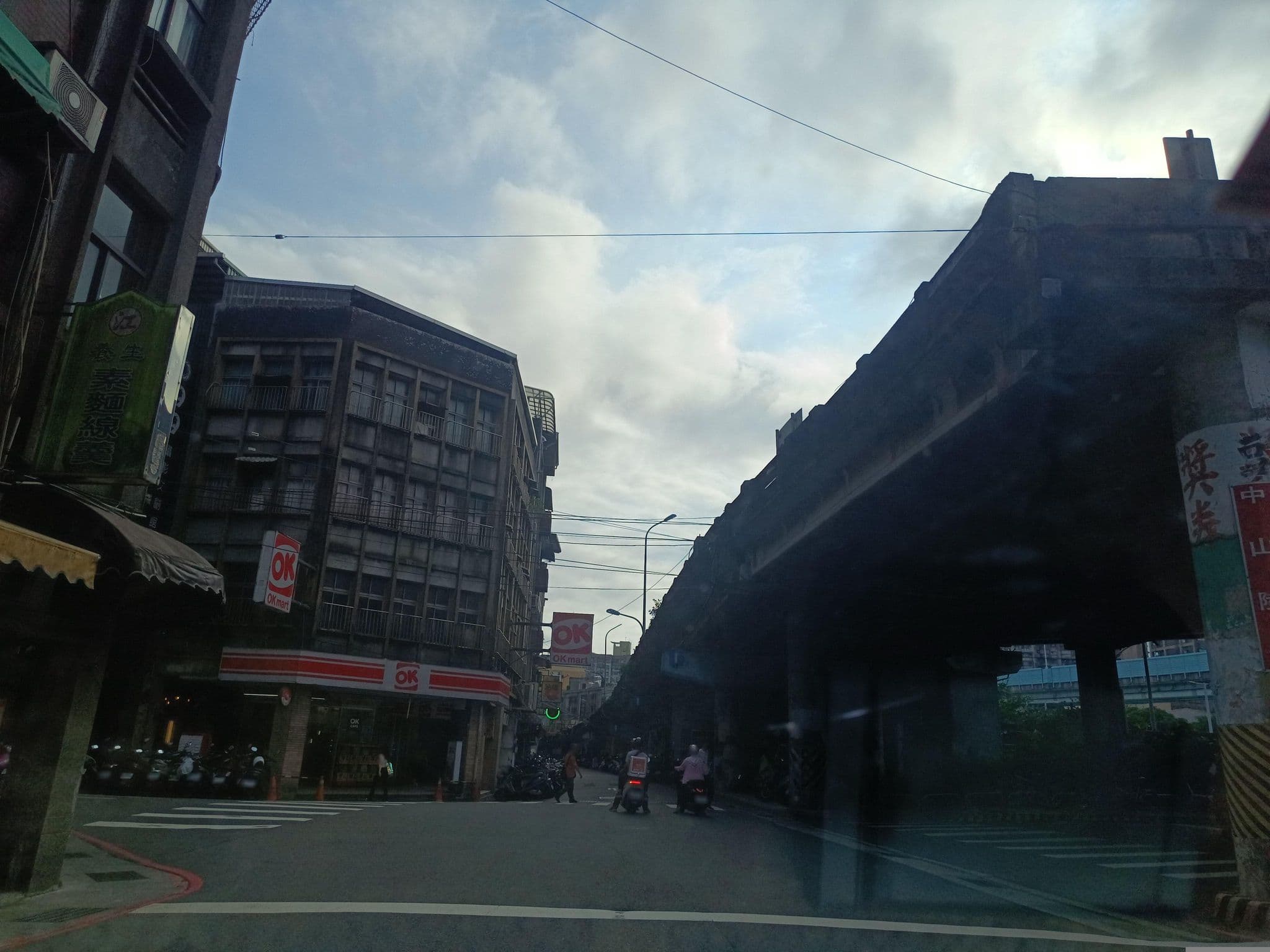 Street view near 協和旅社, Keelung — © hwumj (CC BY-SA · Mapillary)