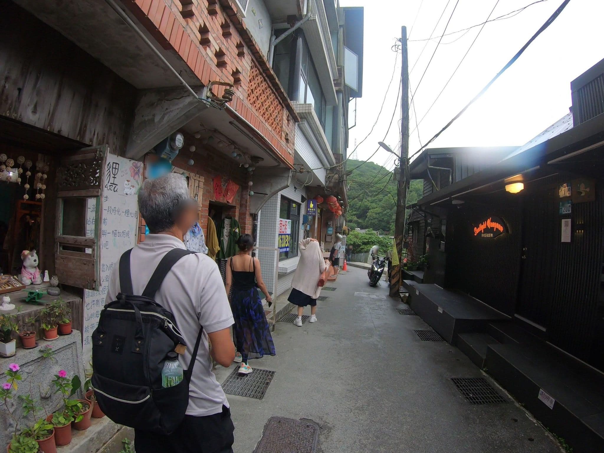 Street view near 山海觀民宿, Jiufen — © algirdasc (CC BY-SA · Mapillary)