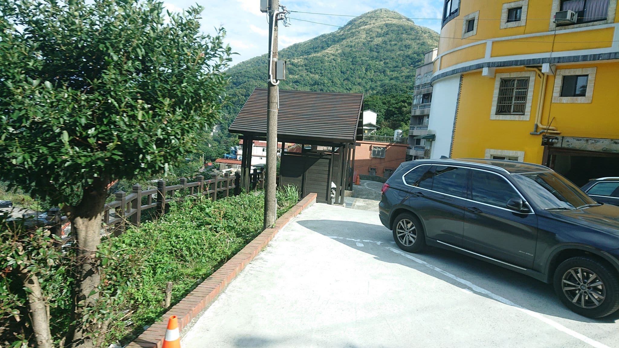 Street view near 九份迦南民宿, Jiufen — © alllenwang (CC BY-SA · Mapillary)