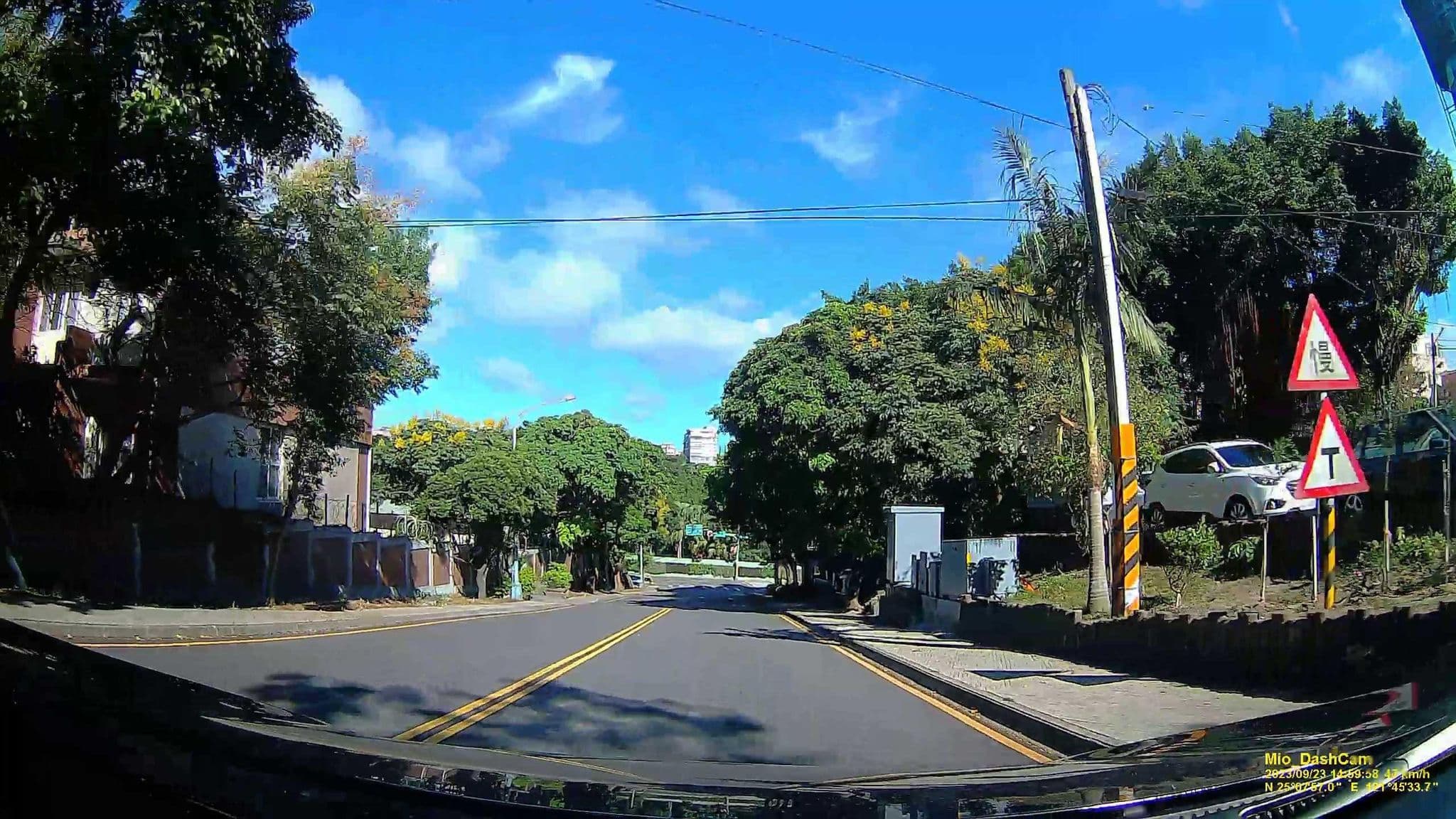 Street view near tracy B&B, Keelung — © hcyen (CC BY-SA · Mapillary)