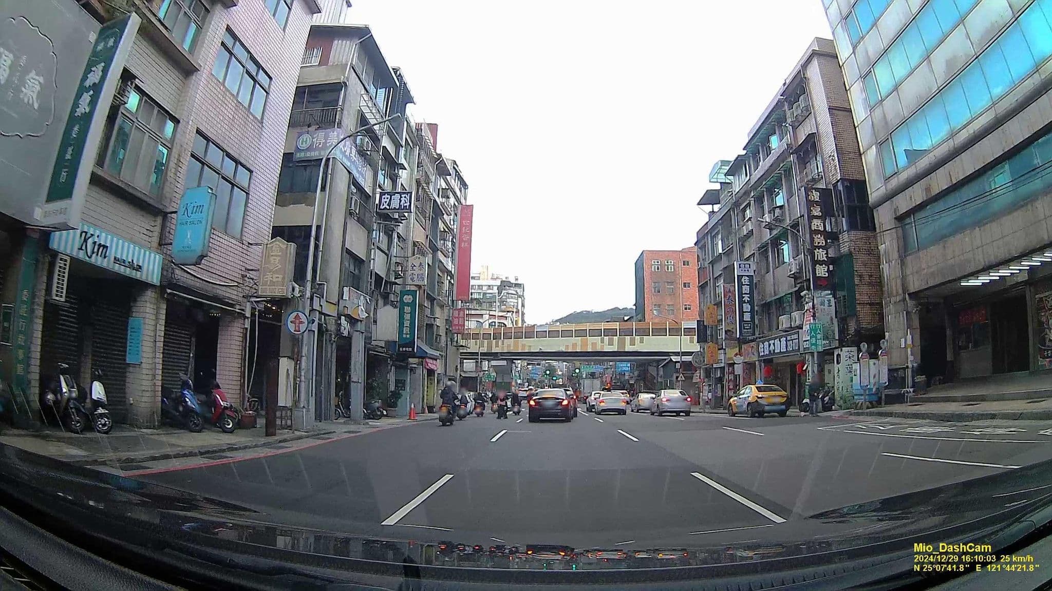 Street view near 基隆馥嘉商務旅館 Fuchia Hotel, Keelung — © hcyen (CC BY-SA · Mapillary)