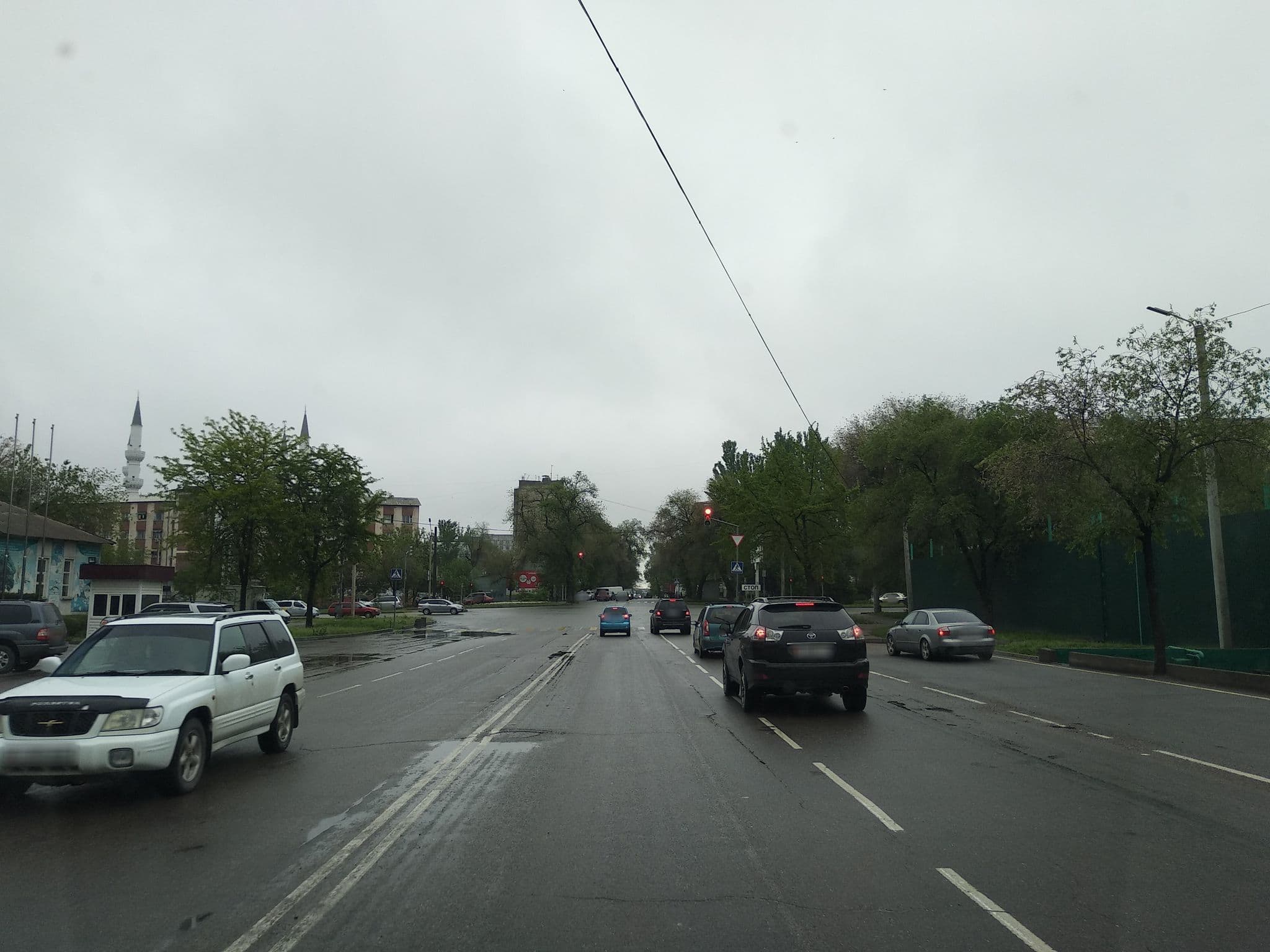 Street view near Damas Hotel, Bishkek — © isoipsa (CC BY-SA · Mapillary)