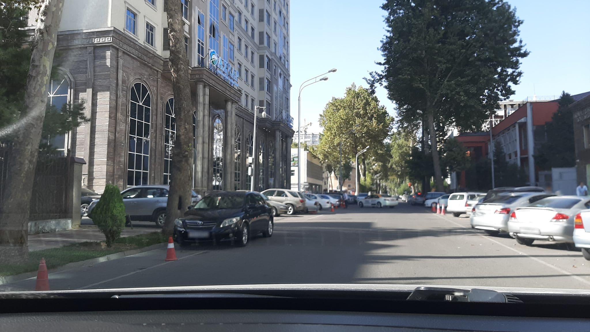 Street view near Vefa Apart Hotel, Dushanbe — © krah (CC BY-SA · Mapillary)