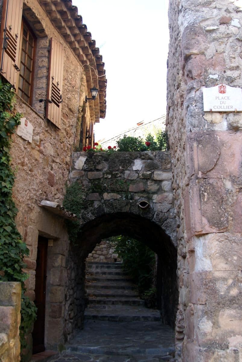 Street view near Villa Arca, Les Arcs — © txllxt (CC BY-SA · Mapillary)