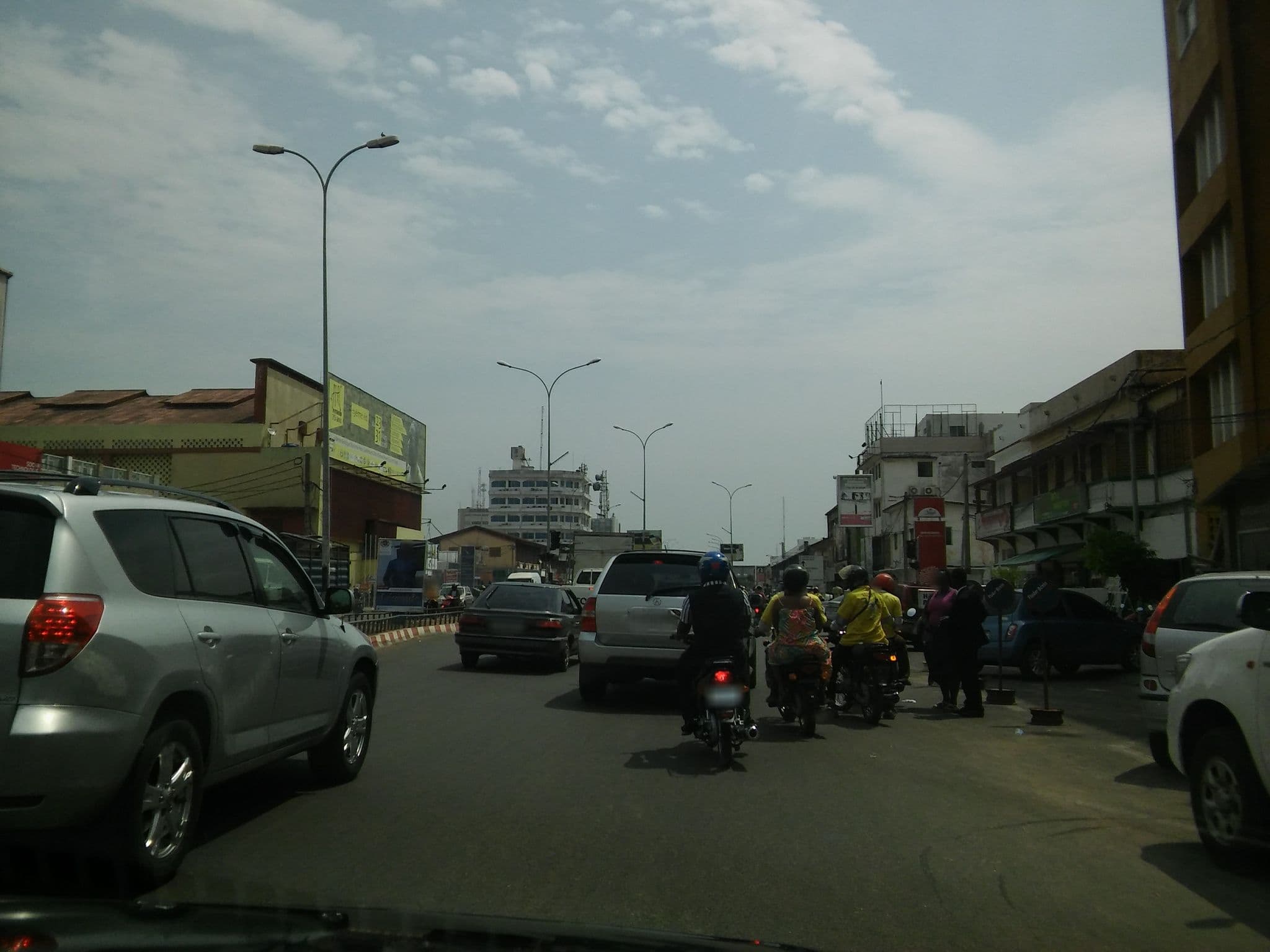 Street view near Hôtel Rivoli, Cotonou — © saliousoft (CC BY-SA · Mapillary)